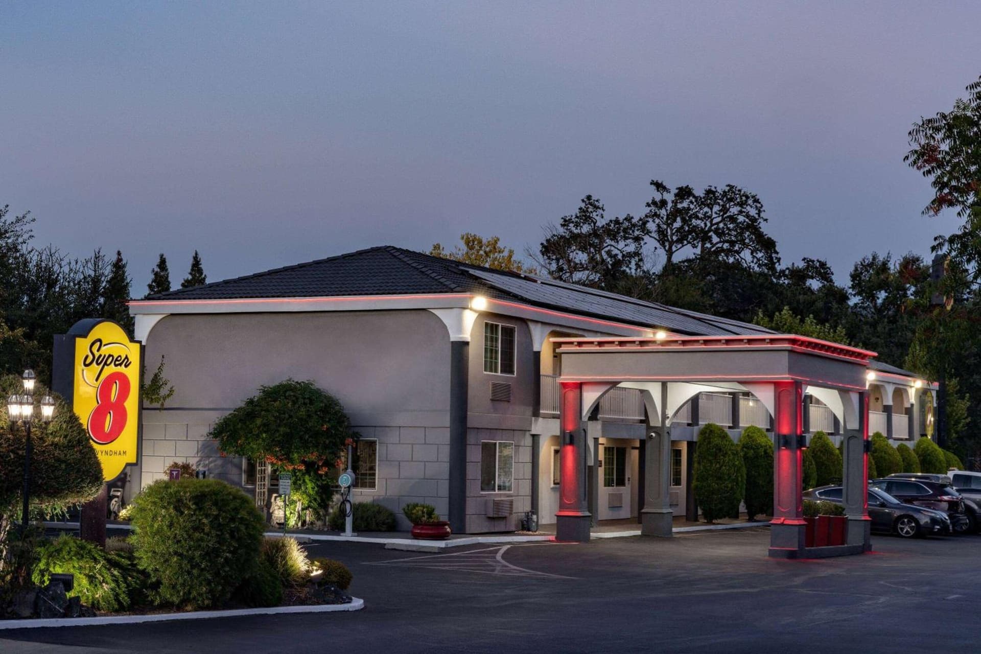 The Orchard Hotel Ukiah Wine Country Free Breakfast, Pool, & Hot Tub property views in Ukiah, CA — gallery photo 3