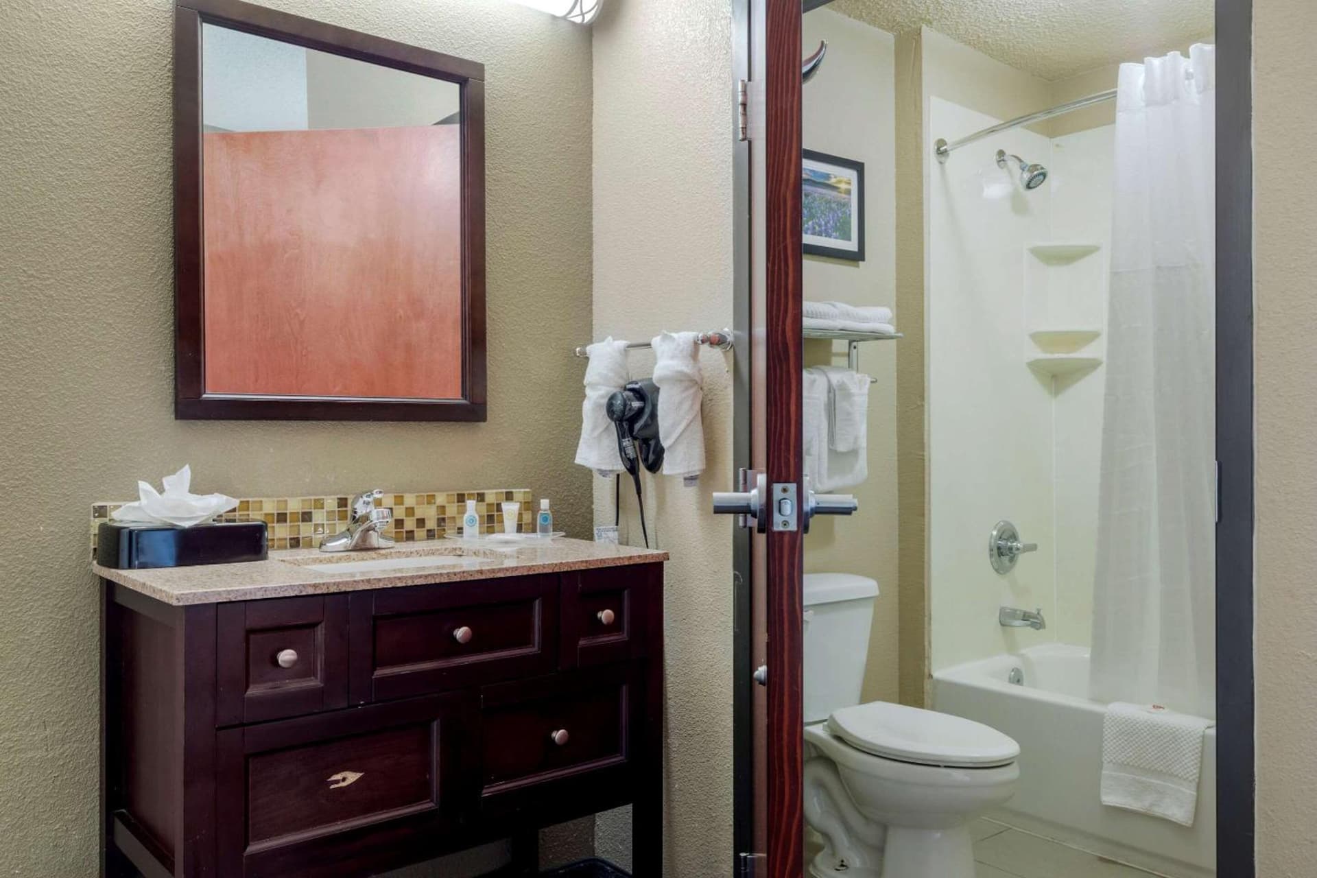 Comfort Suites Waco North - Near University Area gallery photo in Waco, TX — image 23