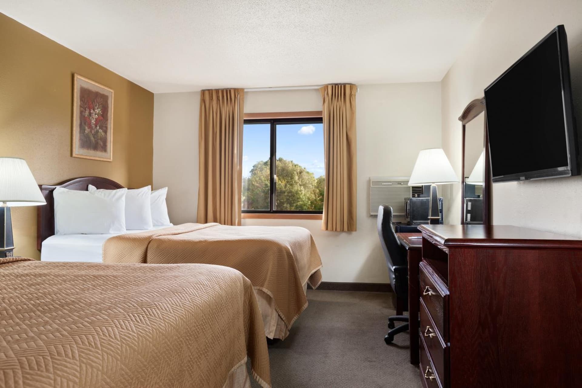 Travelodge by Wyndham La Porte/Michigan City Area gallery photo in LaPorte, IN — image 32