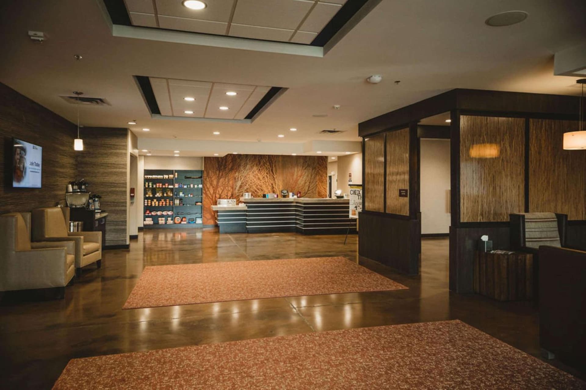 Best Western Plus Lakeview Hotel property views in Madison, SD — gallery photo 3