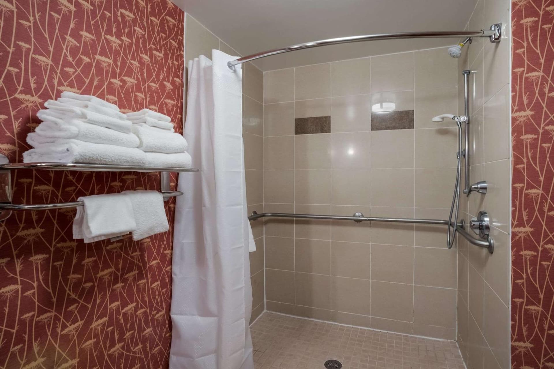 Comfort Suites Suffolk - Chesapeake gallery photo in Suffolk, VA — image 10