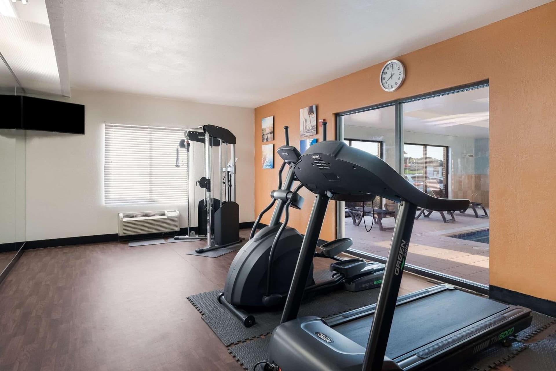 Comfort Suites Suffolk - Chesapeake gallery photo in Suffolk, VA — image 17