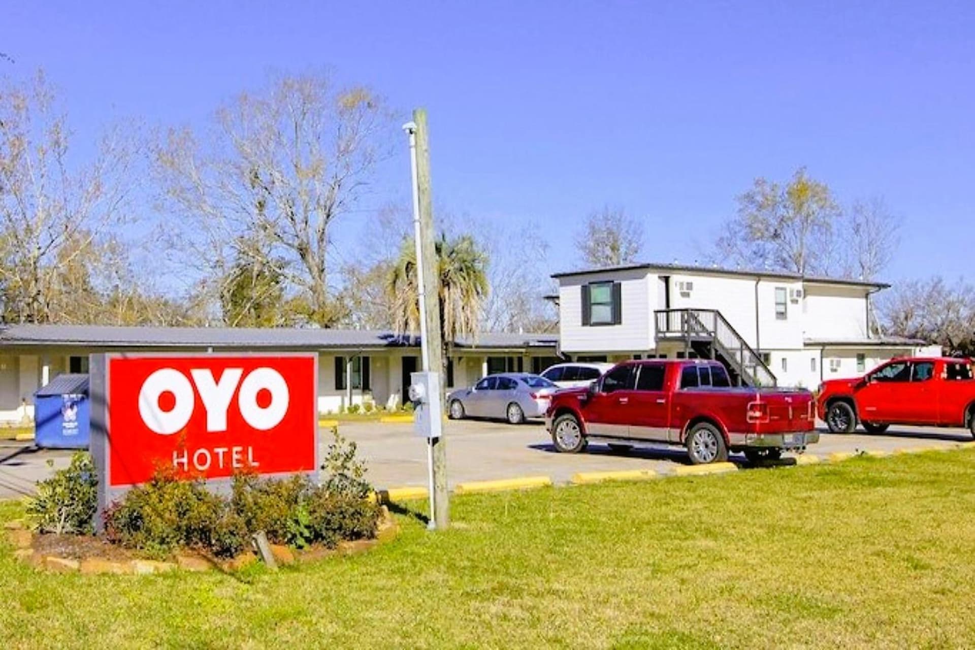 OYO Hotel Sulphur LA Hwy 90 West property views in Sulphur, LA — gallery photo 3