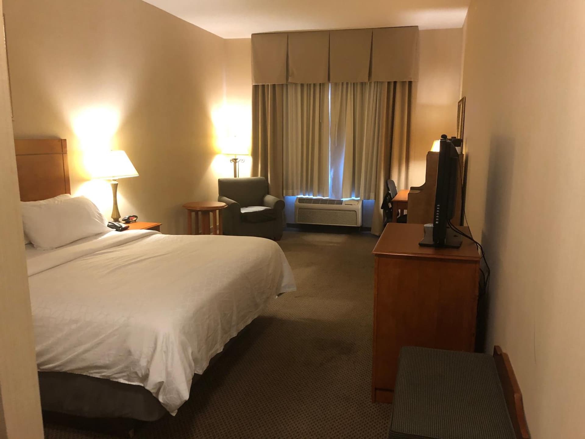 Holiday Inn Express Hotel & Suites Howell by IHG interior in Howell, MI — gallery photo 2