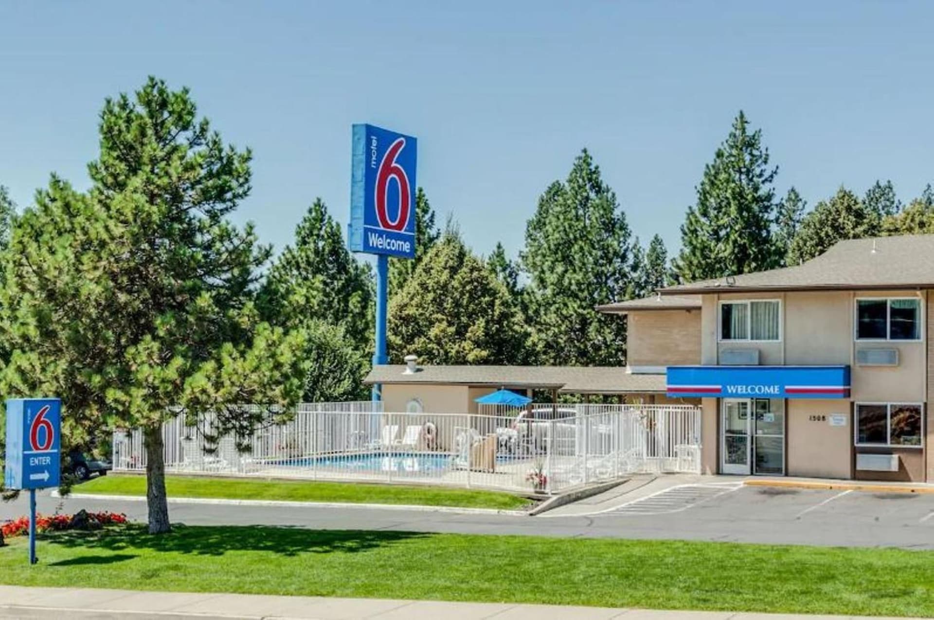 Motel 6-Spokane, WA - West property views in Spokane, WA — gallery photo 3