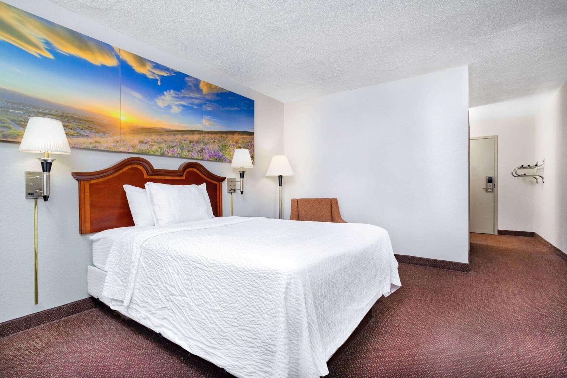 Days Inn by Wyndham Cambridge gallery photo in Cambridge, OH — image 5