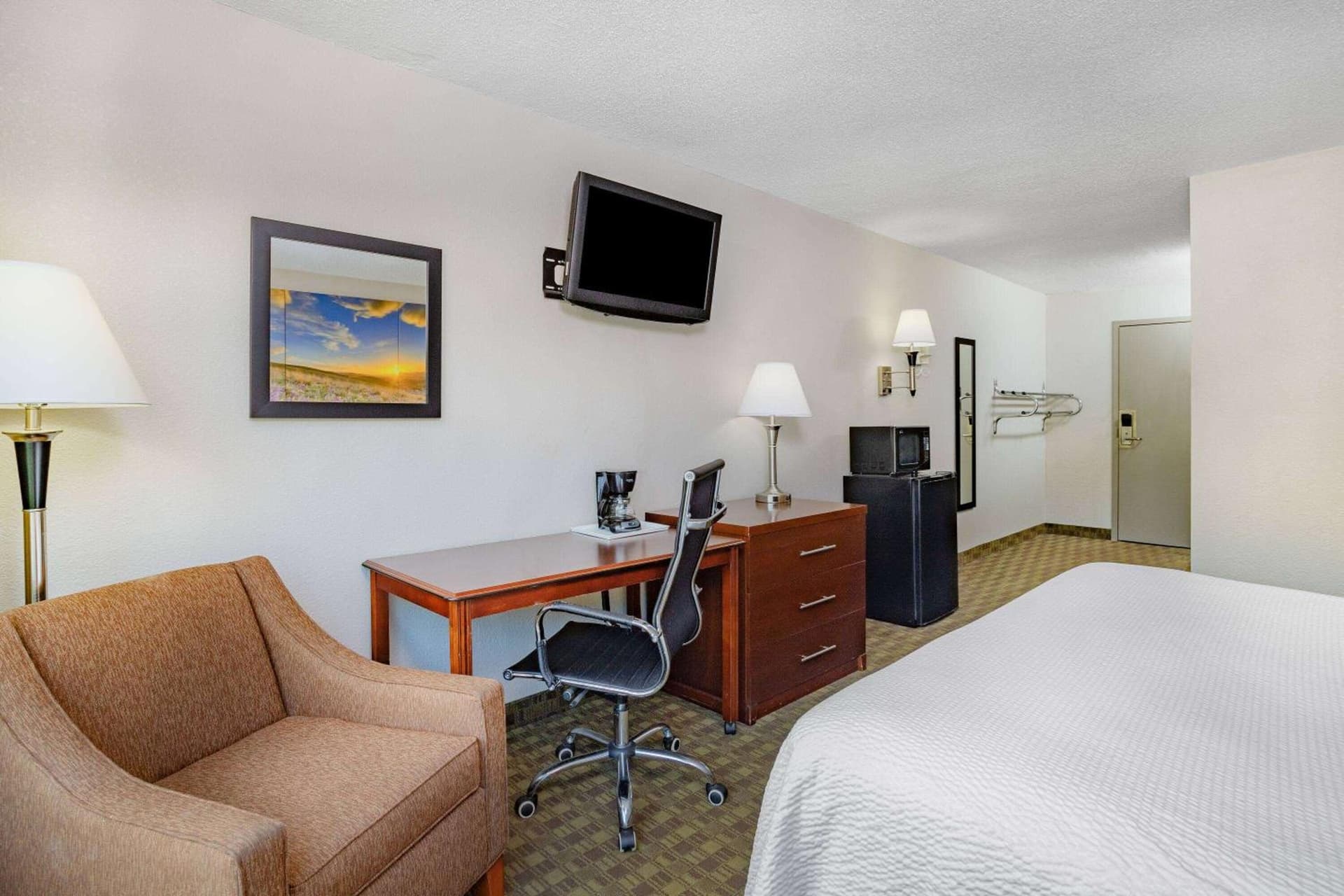 Days Inn by Wyndham Cambridge gallery photo in Cambridge, OH — image 35
