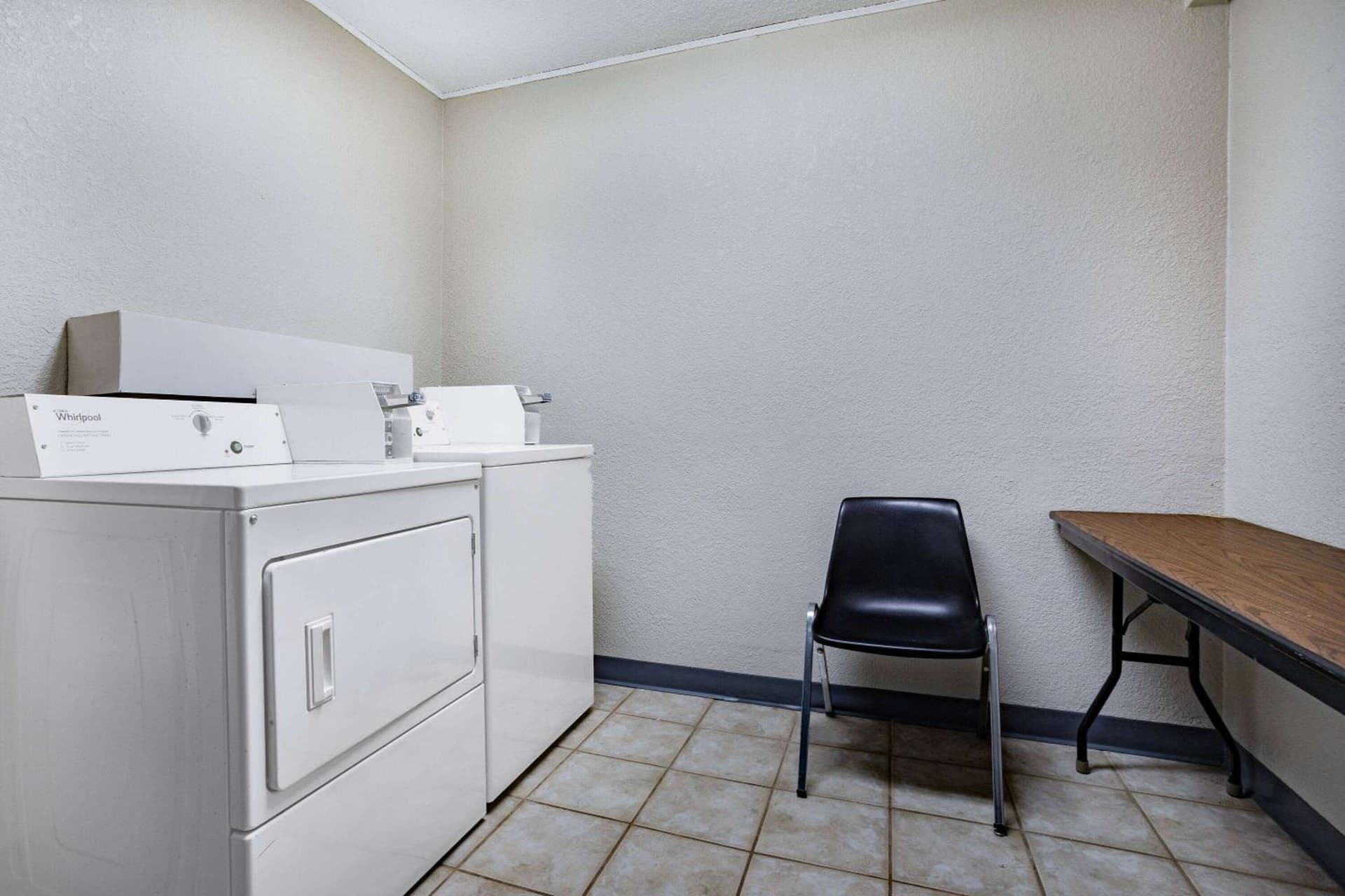 Days Inn by Wyndham Cambridge gallery photo in Cambridge, OH — image 31