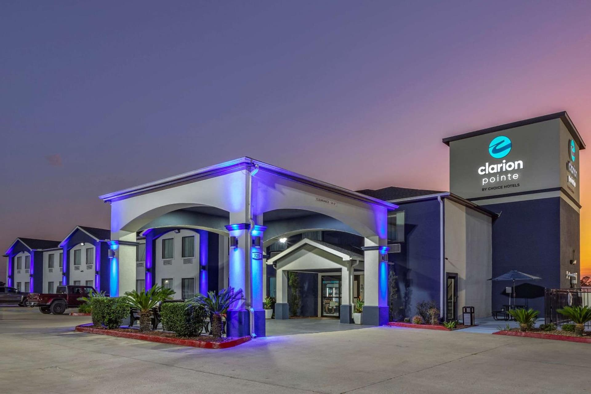 Clarion Pointe Sulphur - Lake Charles featured exterior or lobby in Sulphur, LA — similar hotel