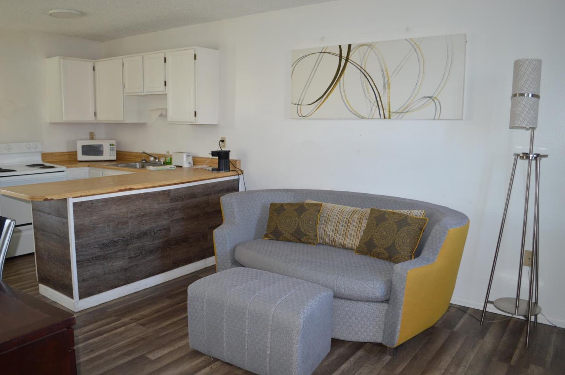 Travelodge by Wyndham Colorado Springs Airport - Peterson SFB interior in Colorado Springs, CO — gallery photo 2