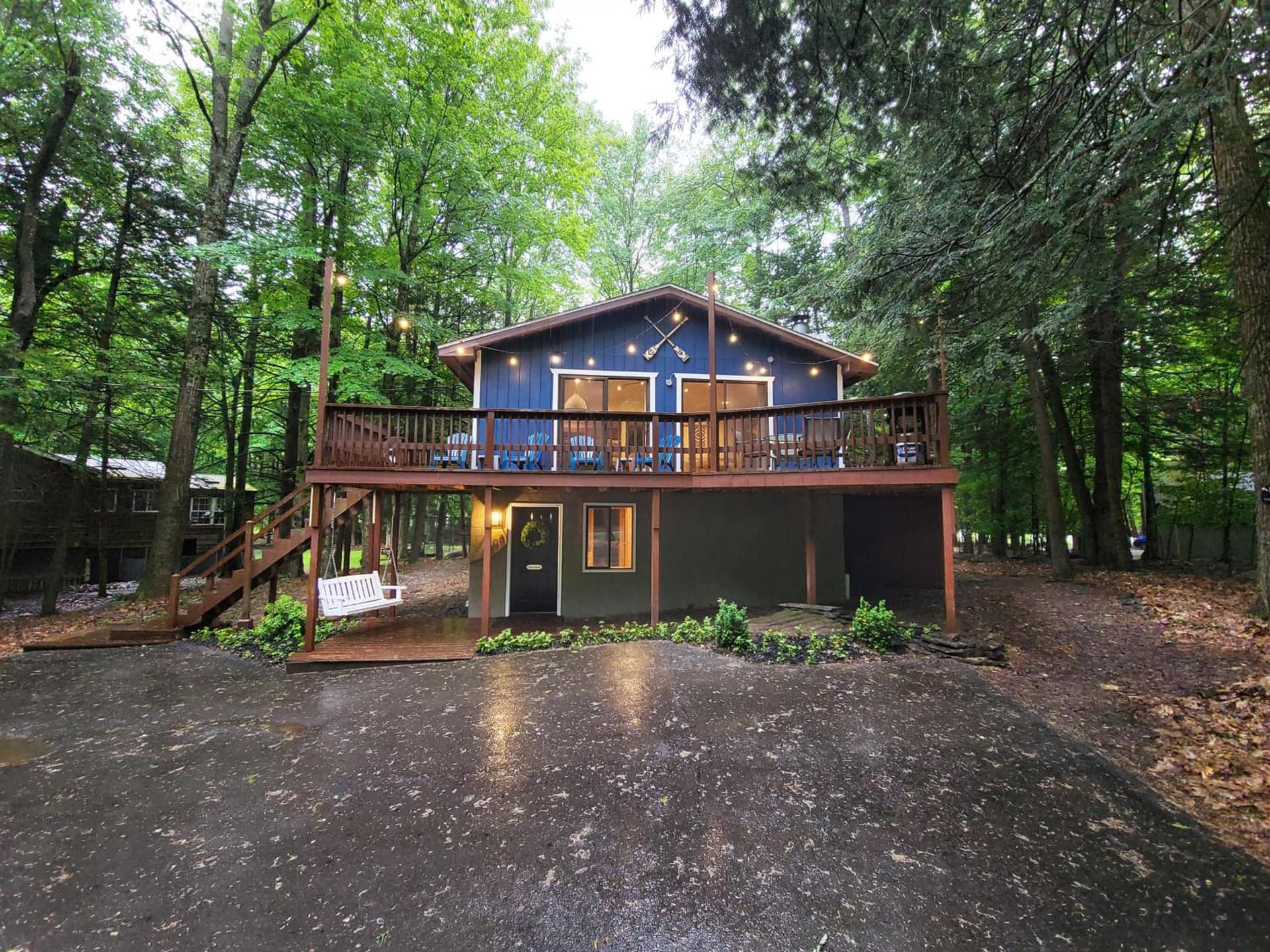 Firepit, BBQ, AC, Indoor Pool, KING bed, Self check in, Indoor Fireplace, FREE Amenities interior in Lake Ariel — gallery photo 2