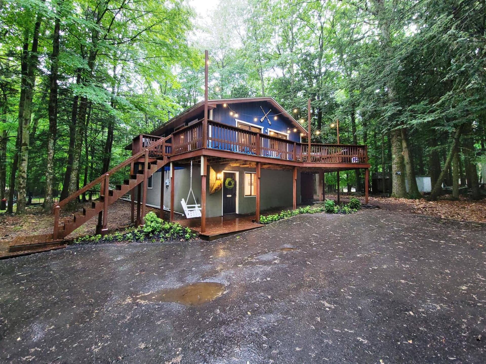 Firepit, BBQ, AC, Indoor Pool, KING bed, Self check in, Indoor Fireplace, FREE Amenities featured exterior or lobby in Lake Ariel — similar hotel
