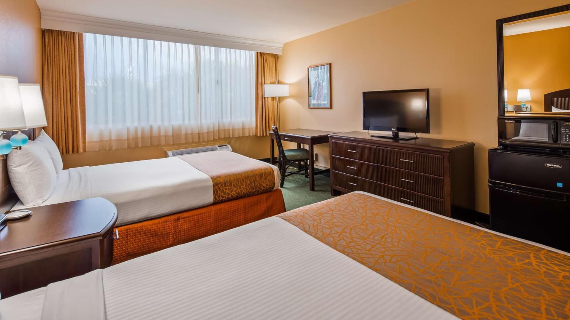 Airport Honolulu Hotel, Trademark Collection by Wyndham gallery photo in Honolulu, HI — image 5