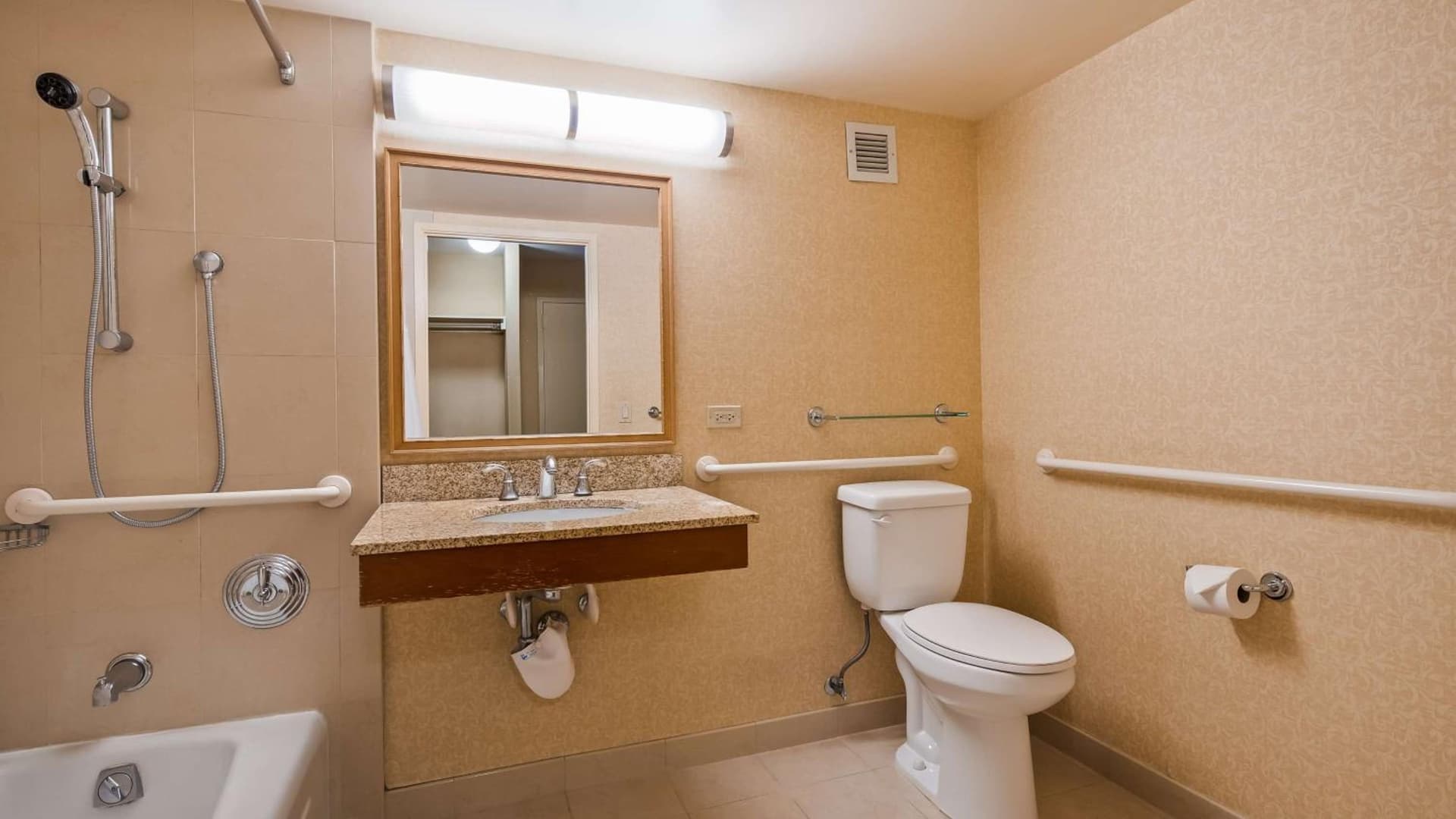Airport Honolulu Hotel, Trademark Collection by Wyndham gallery photo in Honolulu, HI — image 58