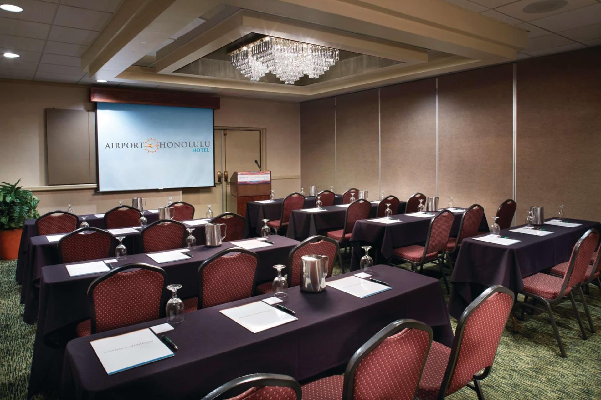 Airport Honolulu Hotel, Trademark Collection by Wyndham gallery photo in Honolulu, HI — image 10