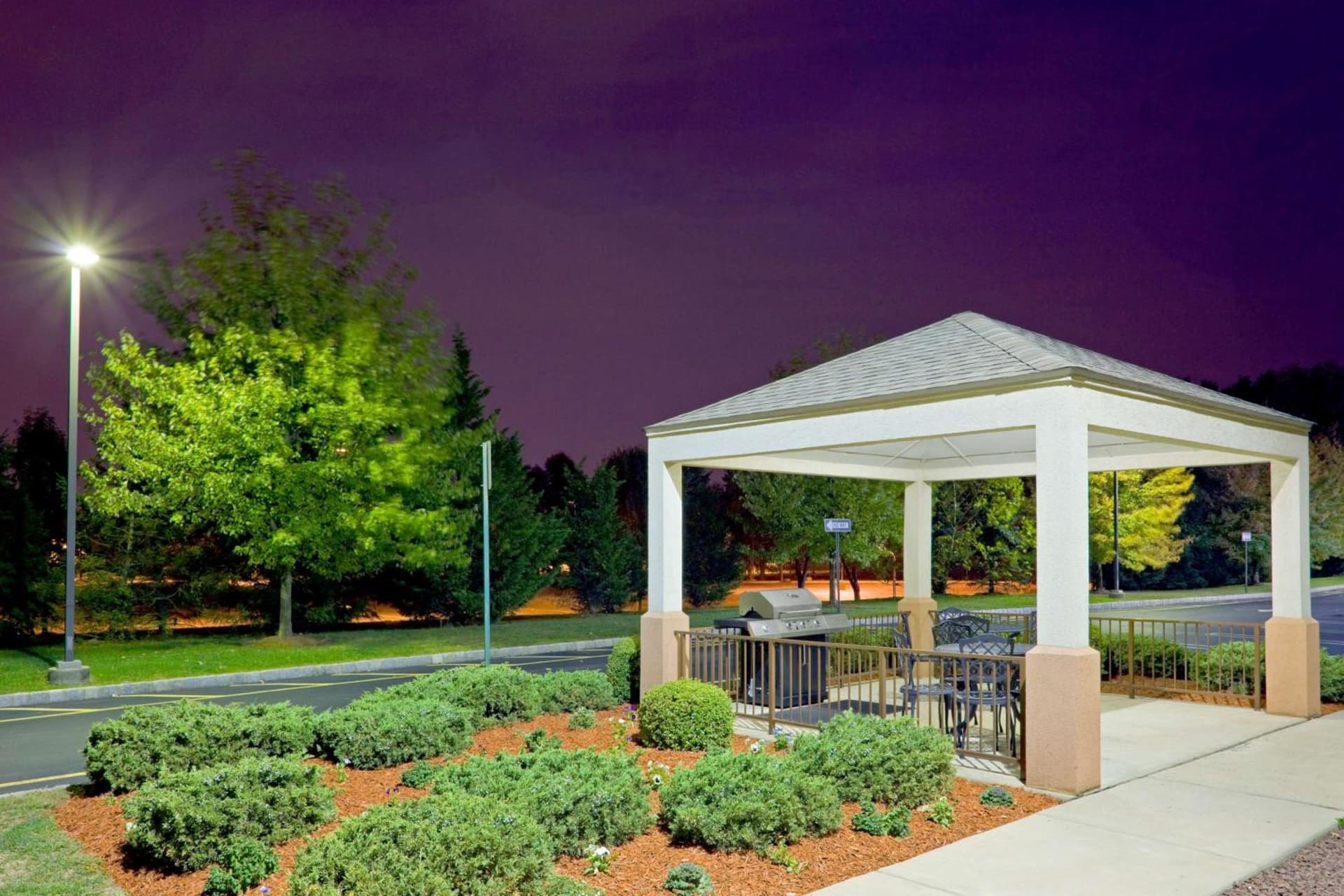 Sonesta Simply Suites Somerset property views in Somerset, NJ — gallery photo 3
