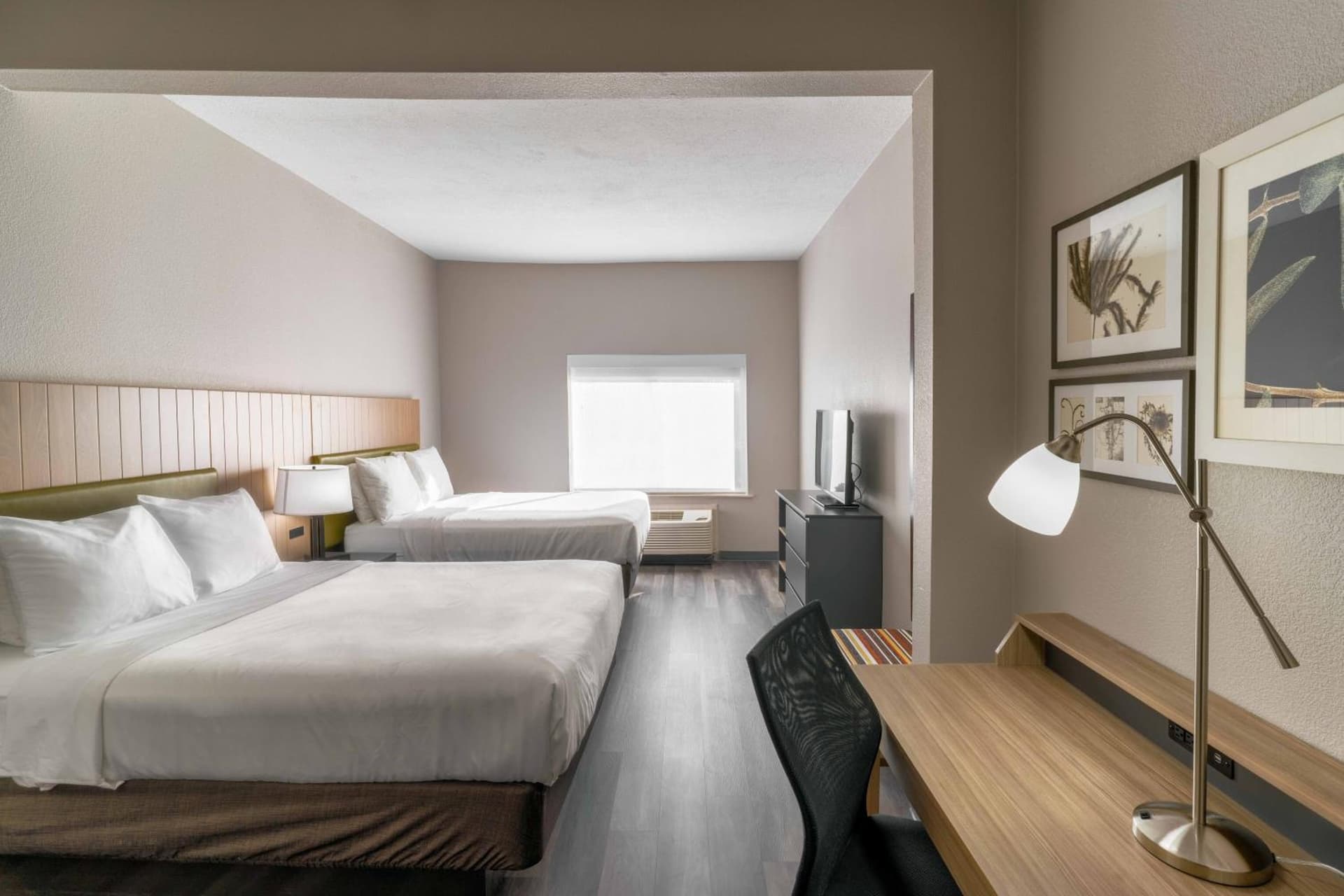 Townhome Inn & Suites by IHG interior in Memphis, TN — gallery photo 2