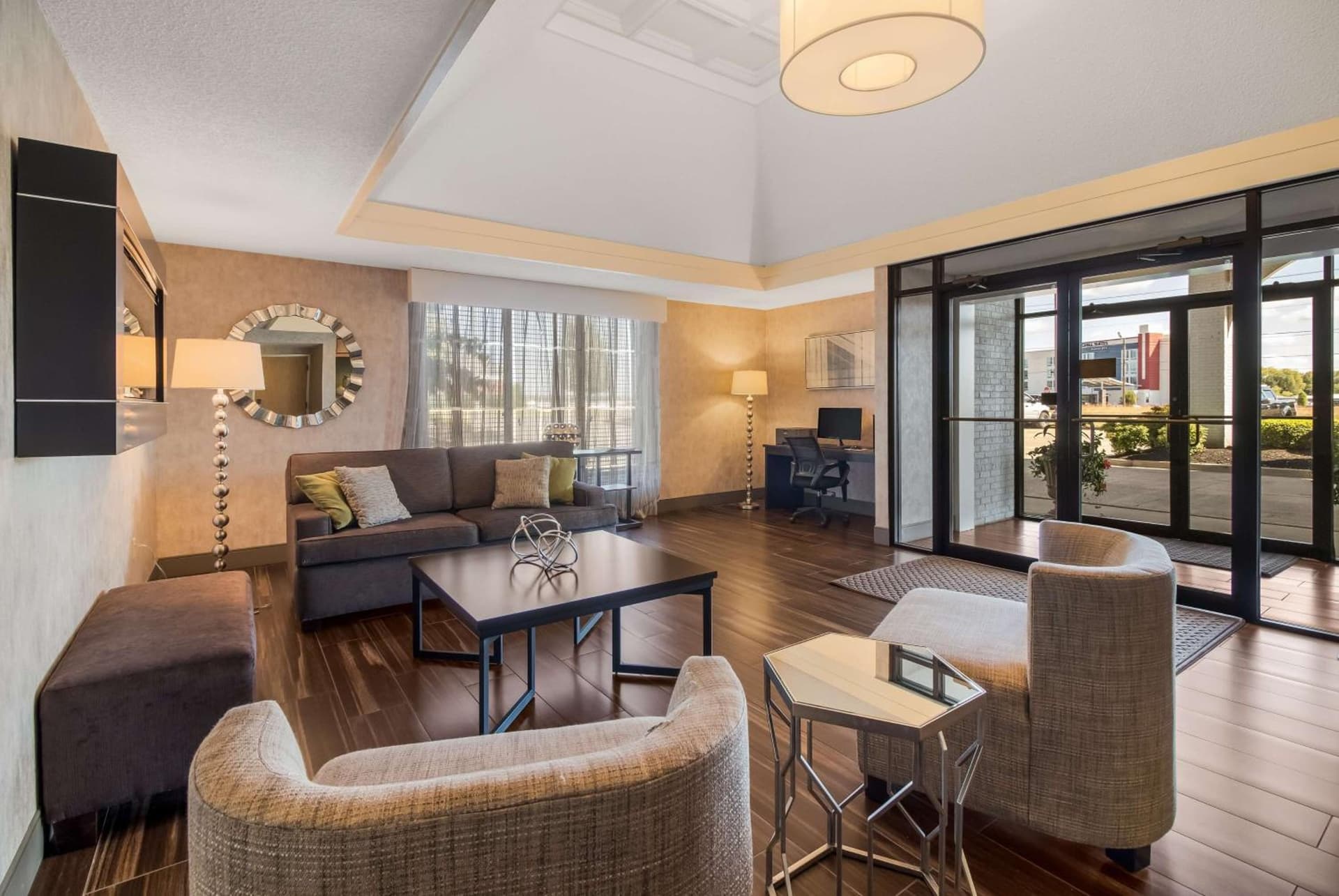 Best Western University Inn interior in Murray, KY — gallery photo 2