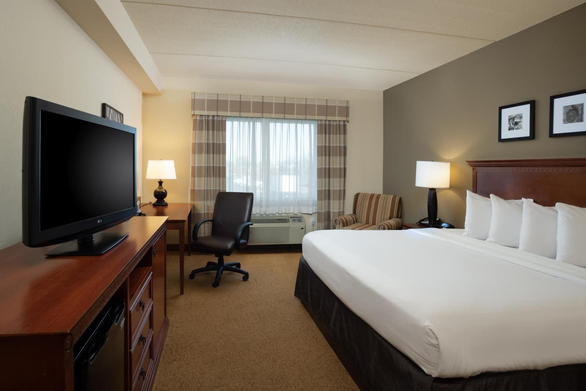 Country Inn & Suites by Radisson, Buffalo South I-90, NY gallery photo in West Seneca — image 17