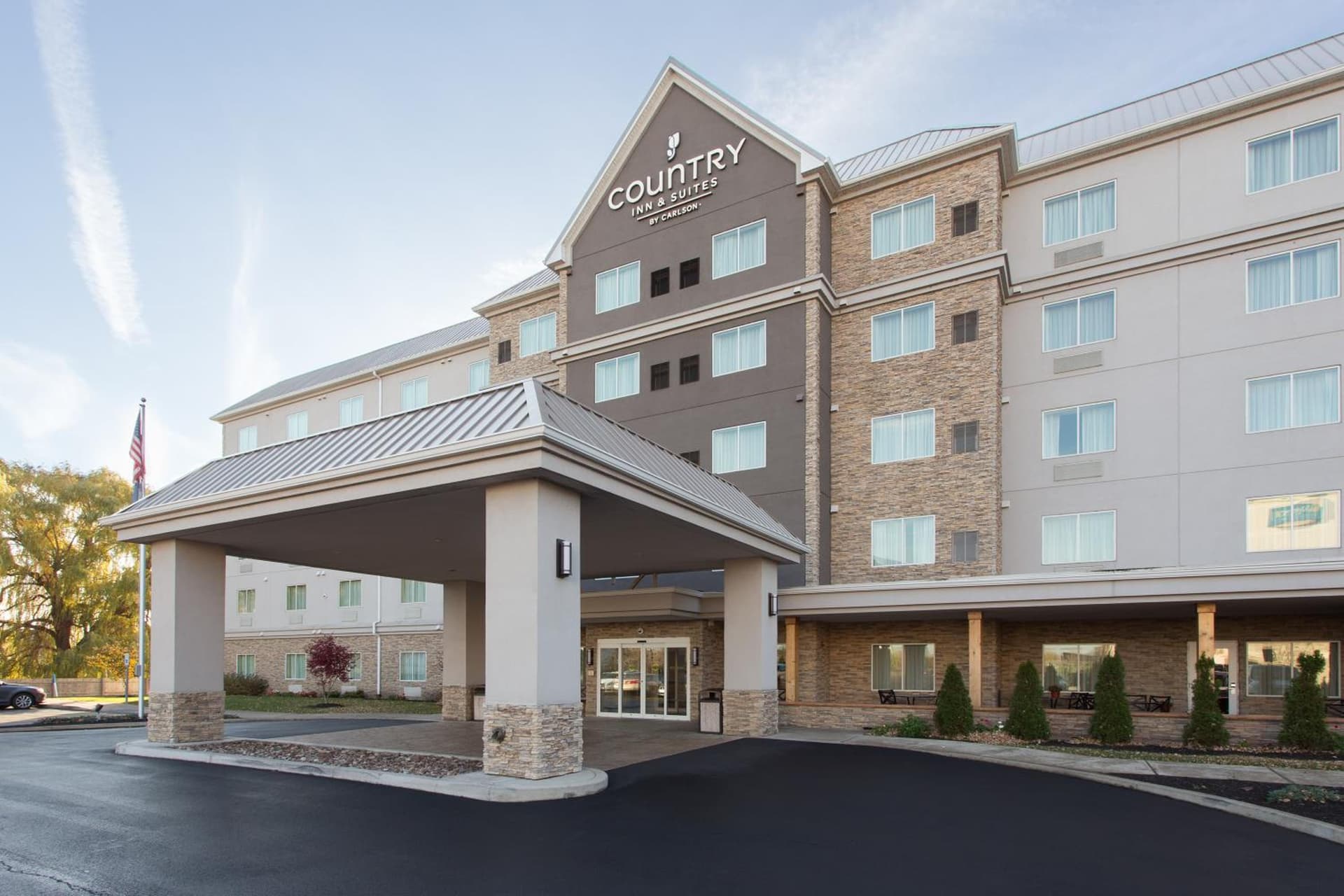Country Inn & Suites by Radisson, Buffalo South I-90, NY property views in West Seneca — gallery photo 3