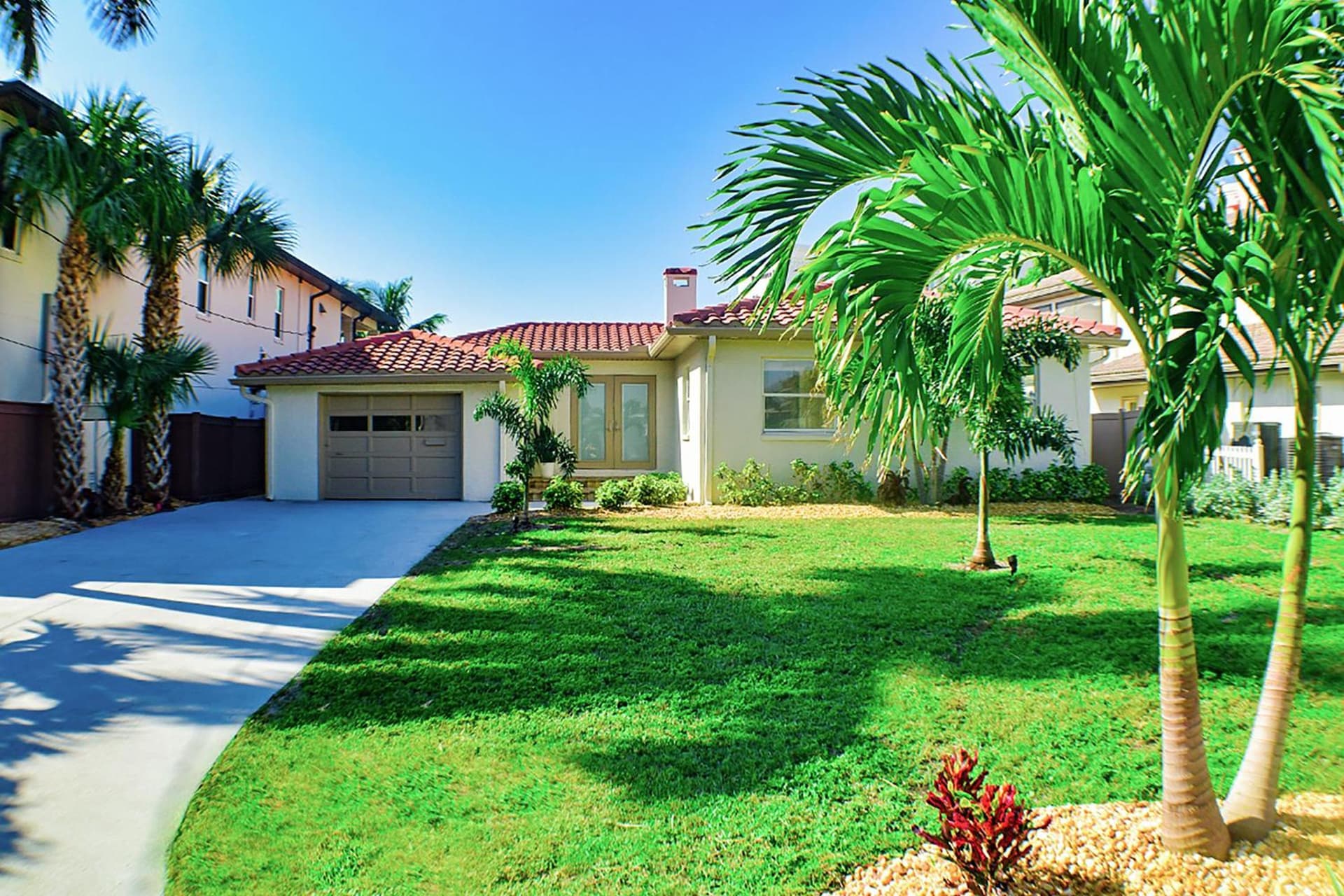 Devon Shores property views in Clearwater Beach, FL — gallery photo 3