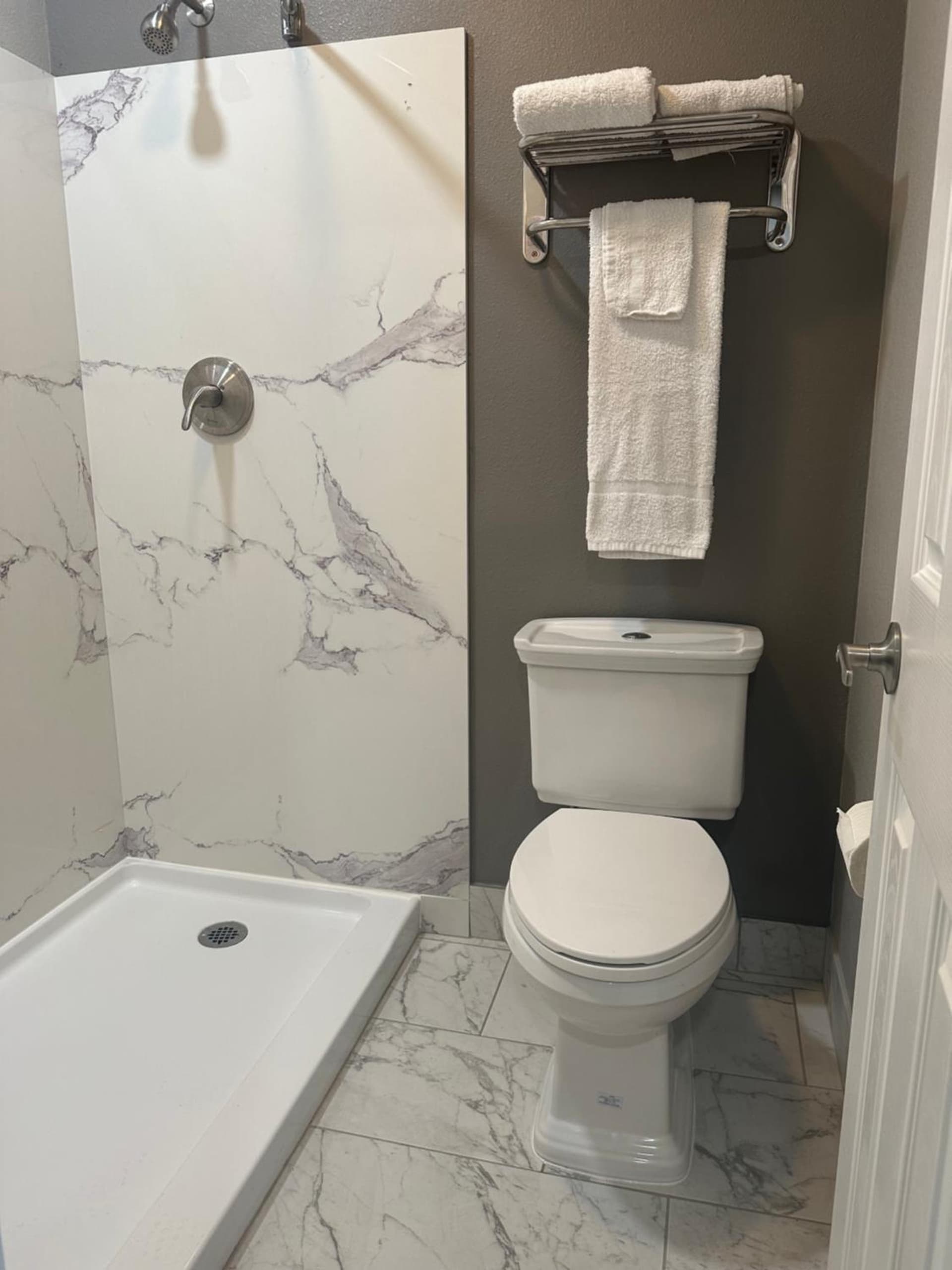 ROYAL MOTEL TRACY property views in Tracy, CA — gallery photo 3