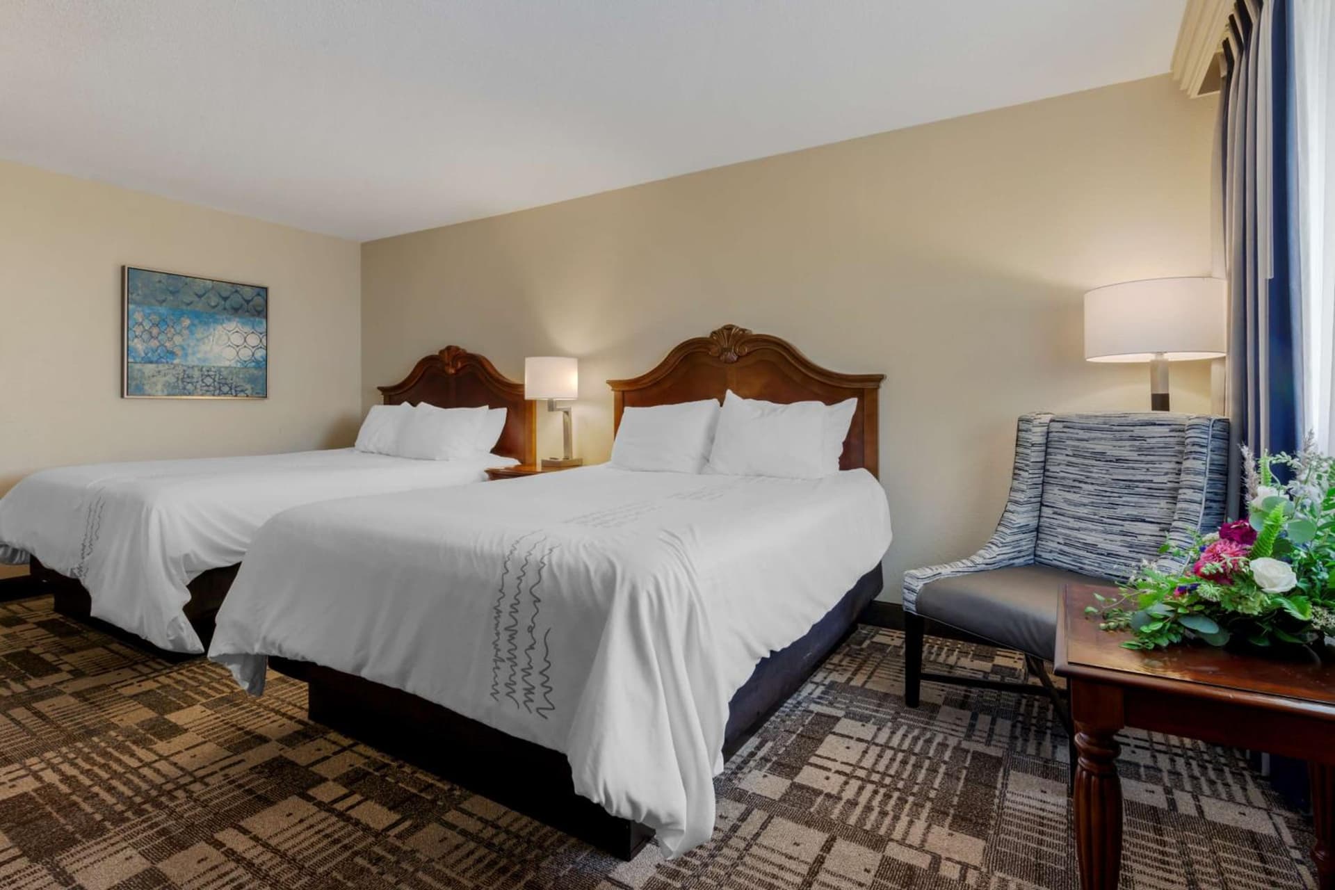 Best Western Plus Dubuque Hotel and Conference Center interior in Dubuque, IA — gallery photo 2