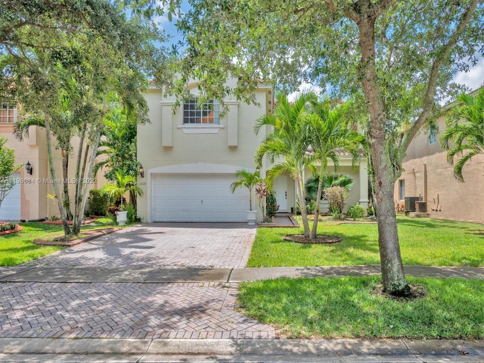 Serene Room in Miramar's High-End Estate gallery photo in Miramar, FL — image 22