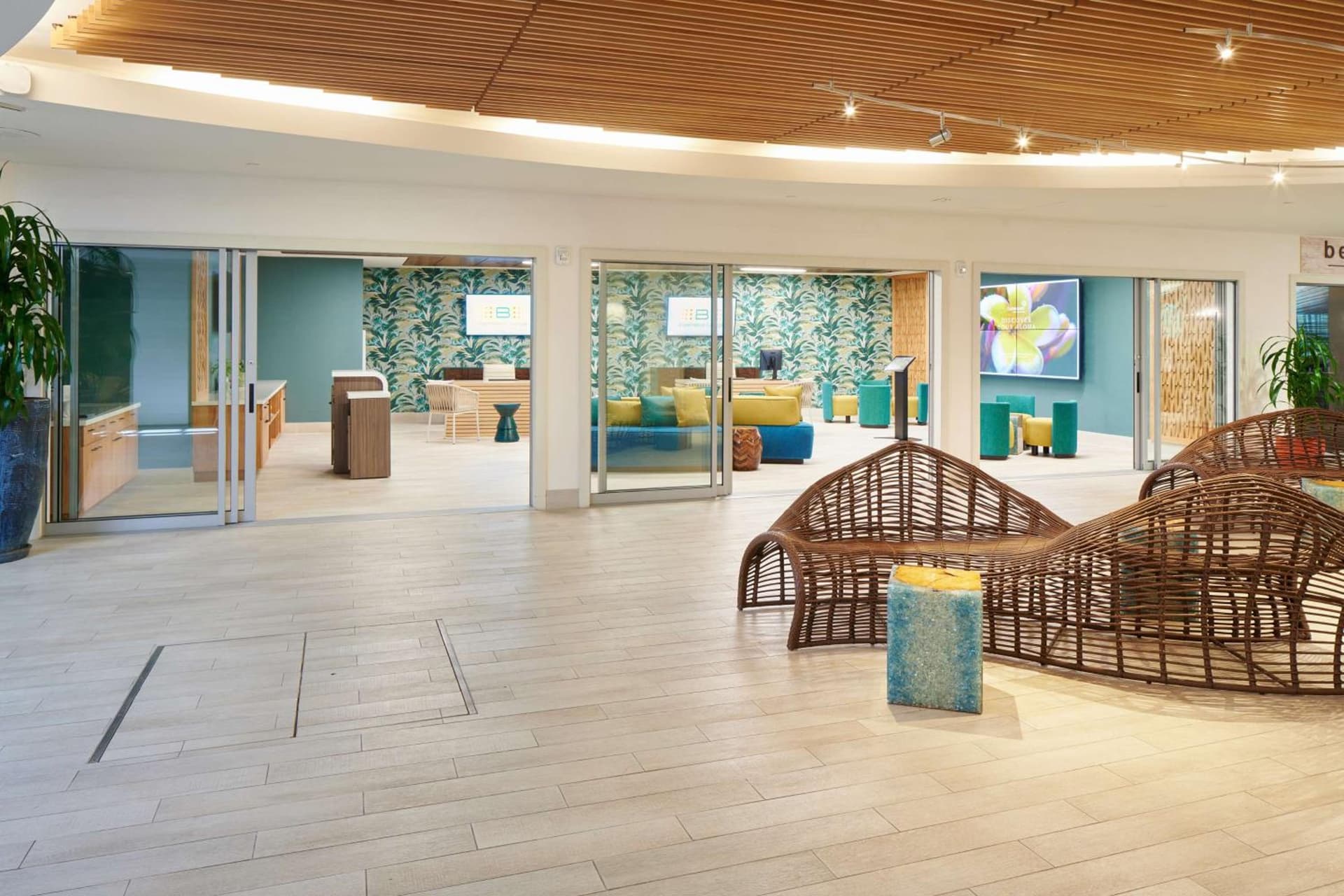 OUTRIGGER Waikiki Beachcomber Hotel gallery photo in Honolulu, HI — image 34