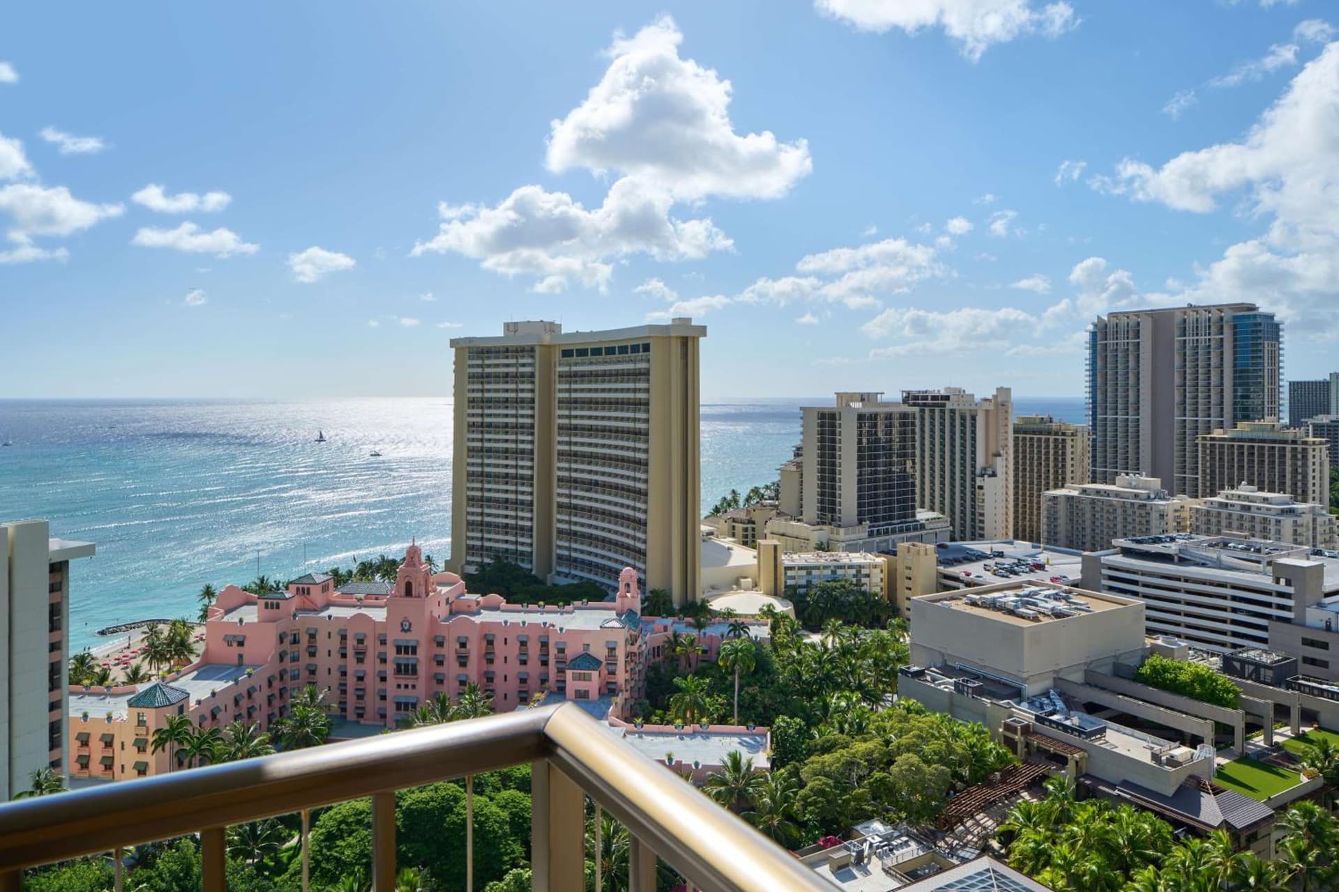 OUTRIGGER Waikiki Beachcomber Hotel gallery photo in Honolulu, HI — image 126
