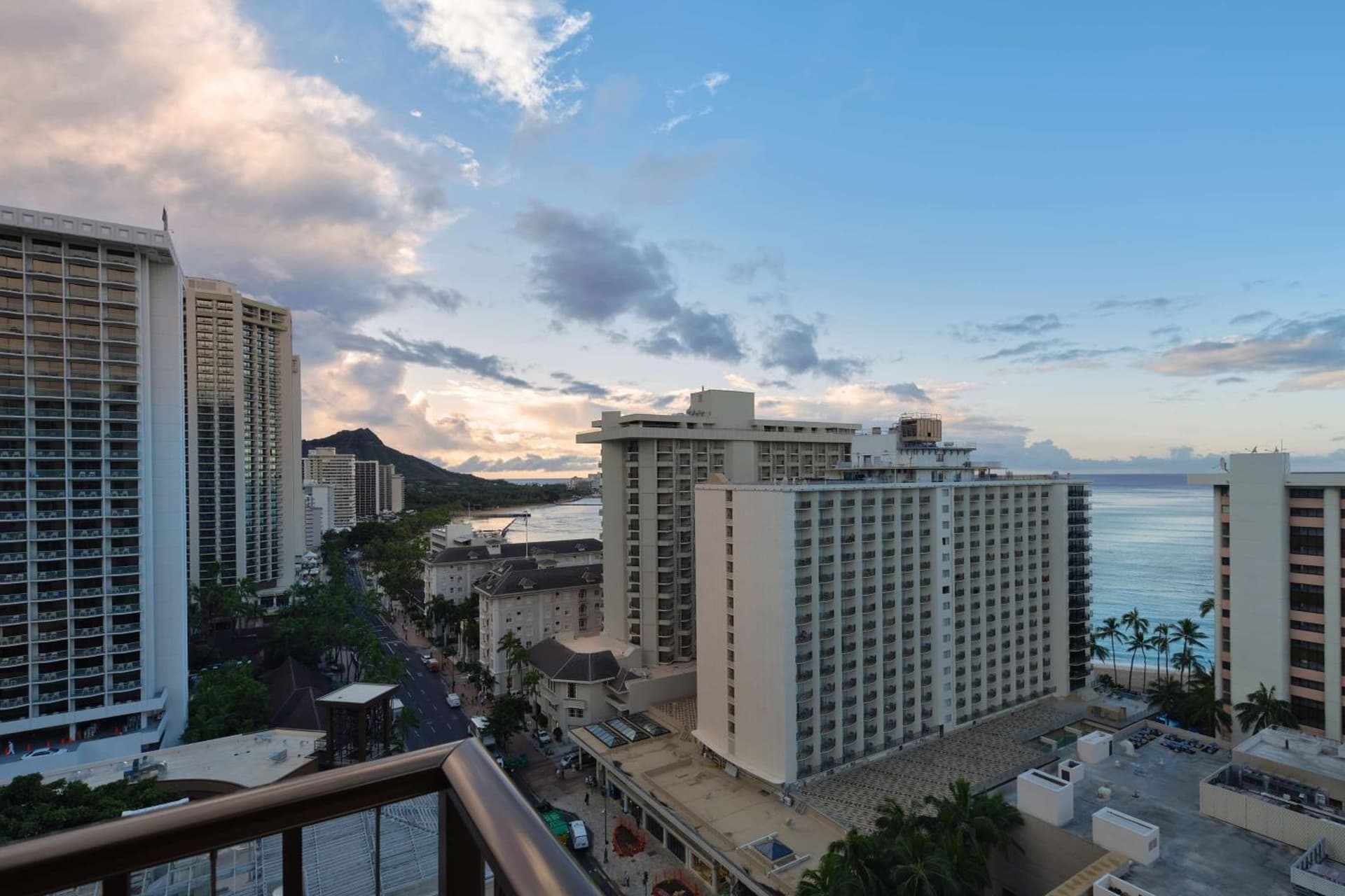 OUTRIGGER Waikiki Beachcomber Hotel gallery photo in Honolulu, HI — image 15