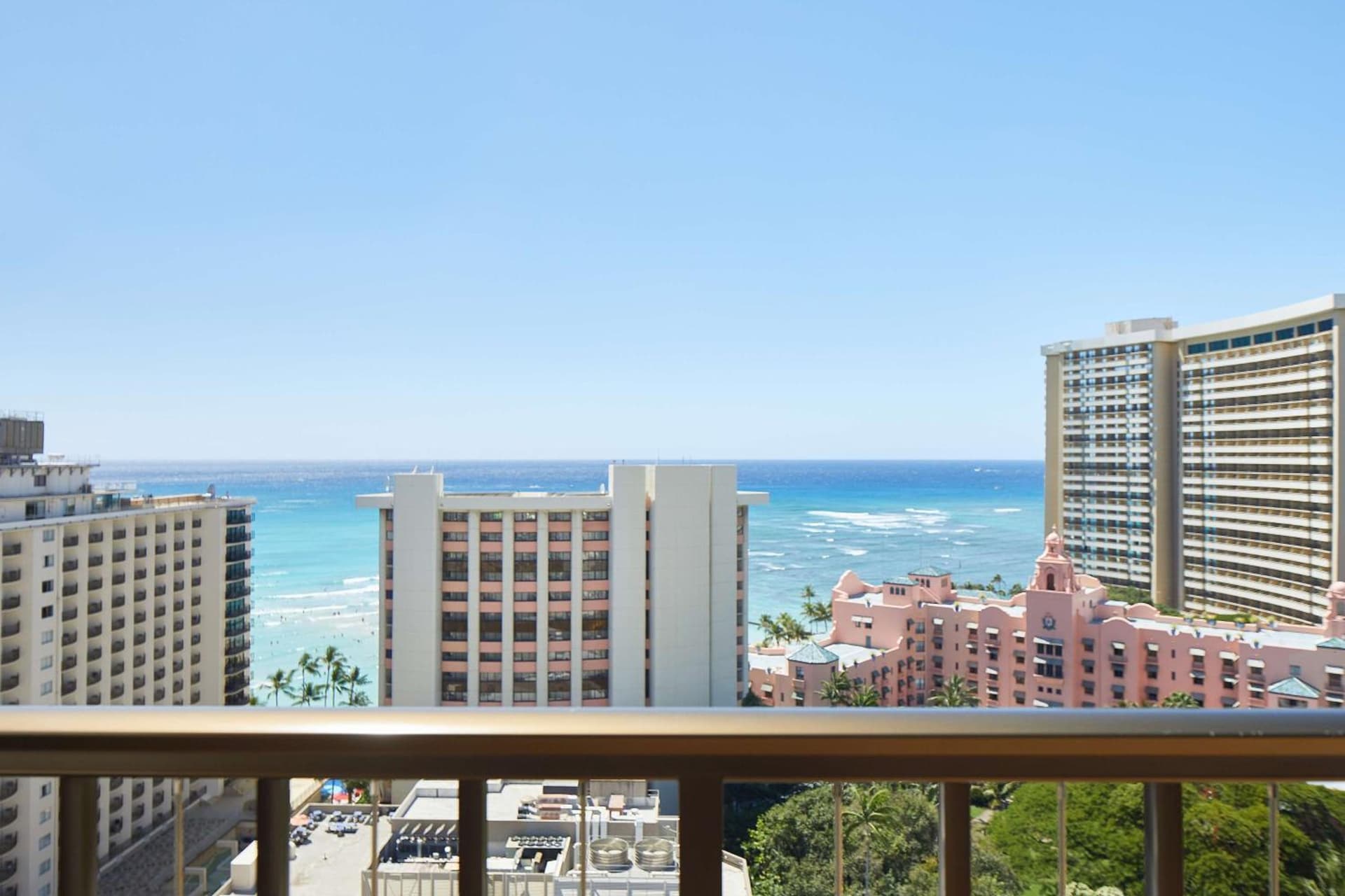 OUTRIGGER Waikiki Beachcomber Hotel gallery photo in Honolulu, HI — image 112