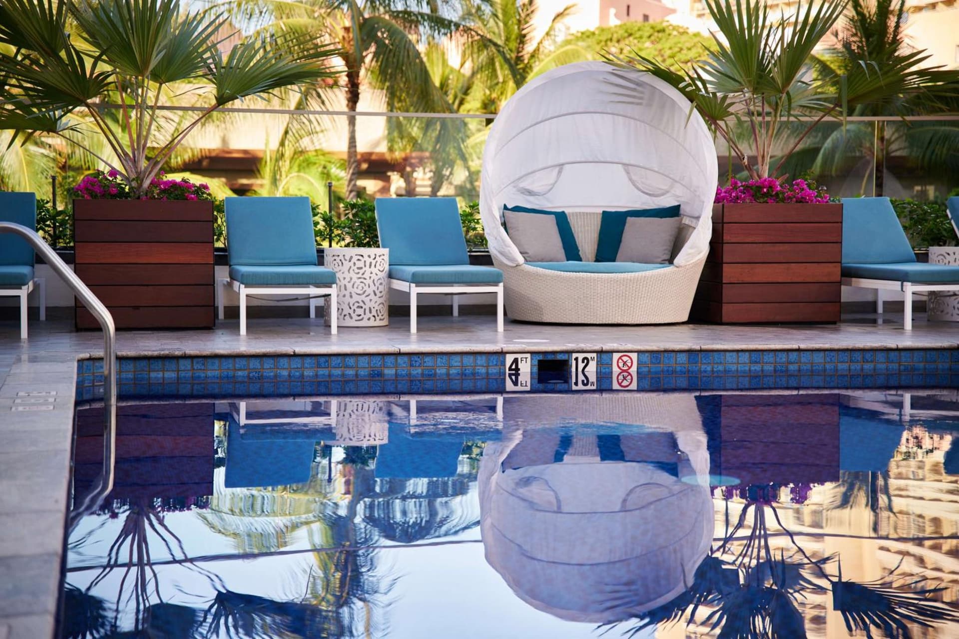 OUTRIGGER Waikiki Beachcomber Hotel gallery photo in Honolulu, HI — image 98