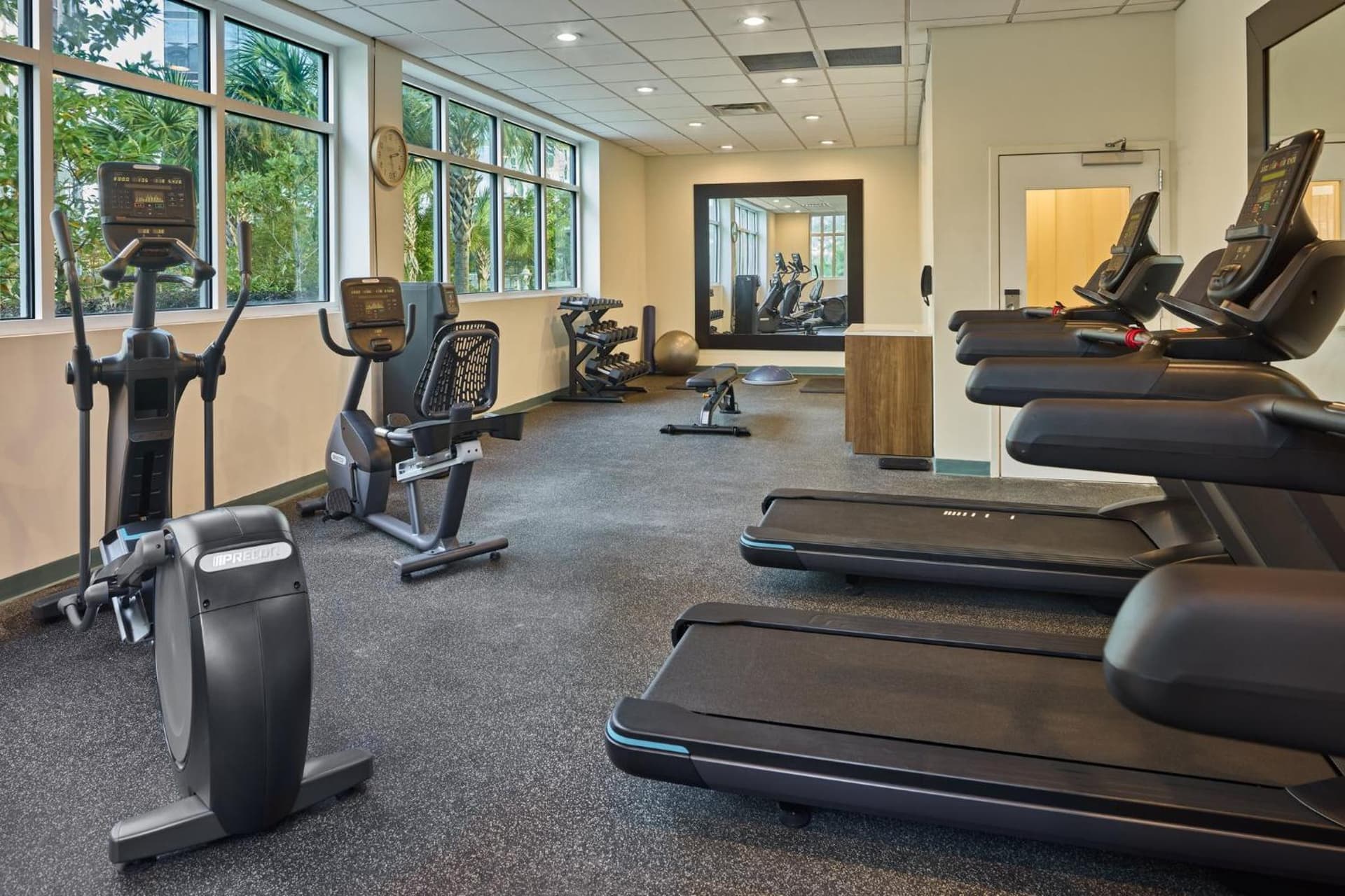 Holiday Inn Express & Suites Charleston DWTN - Medical CTR by IHG gallery photo in Charleston, SC — image 46
