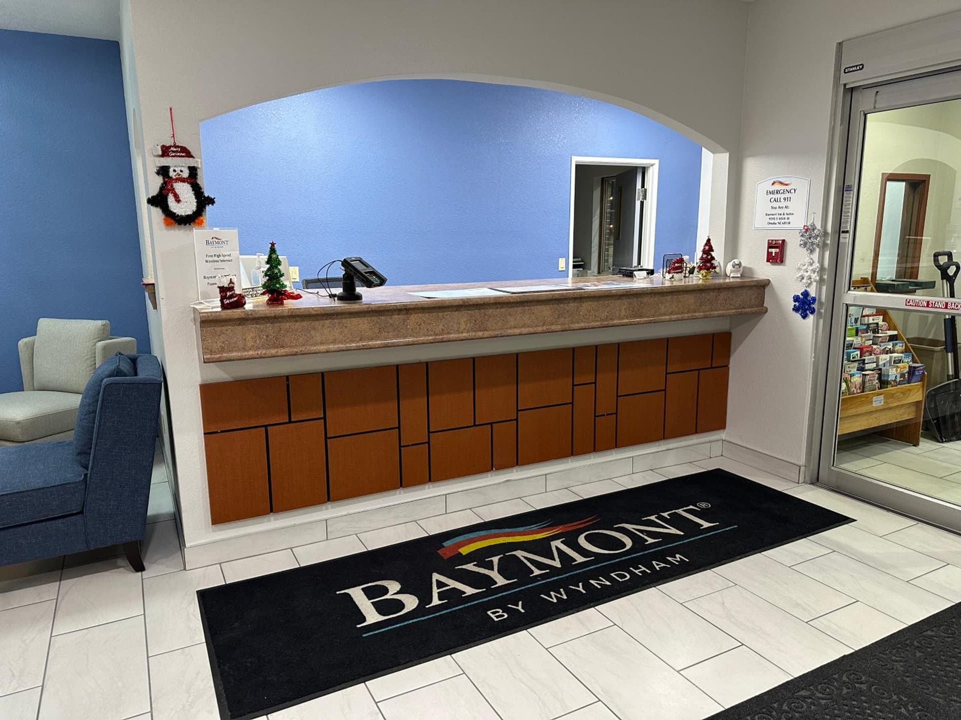 Baymont by Wyndham Omaha SW interior in Omaha, NE — gallery photo 2