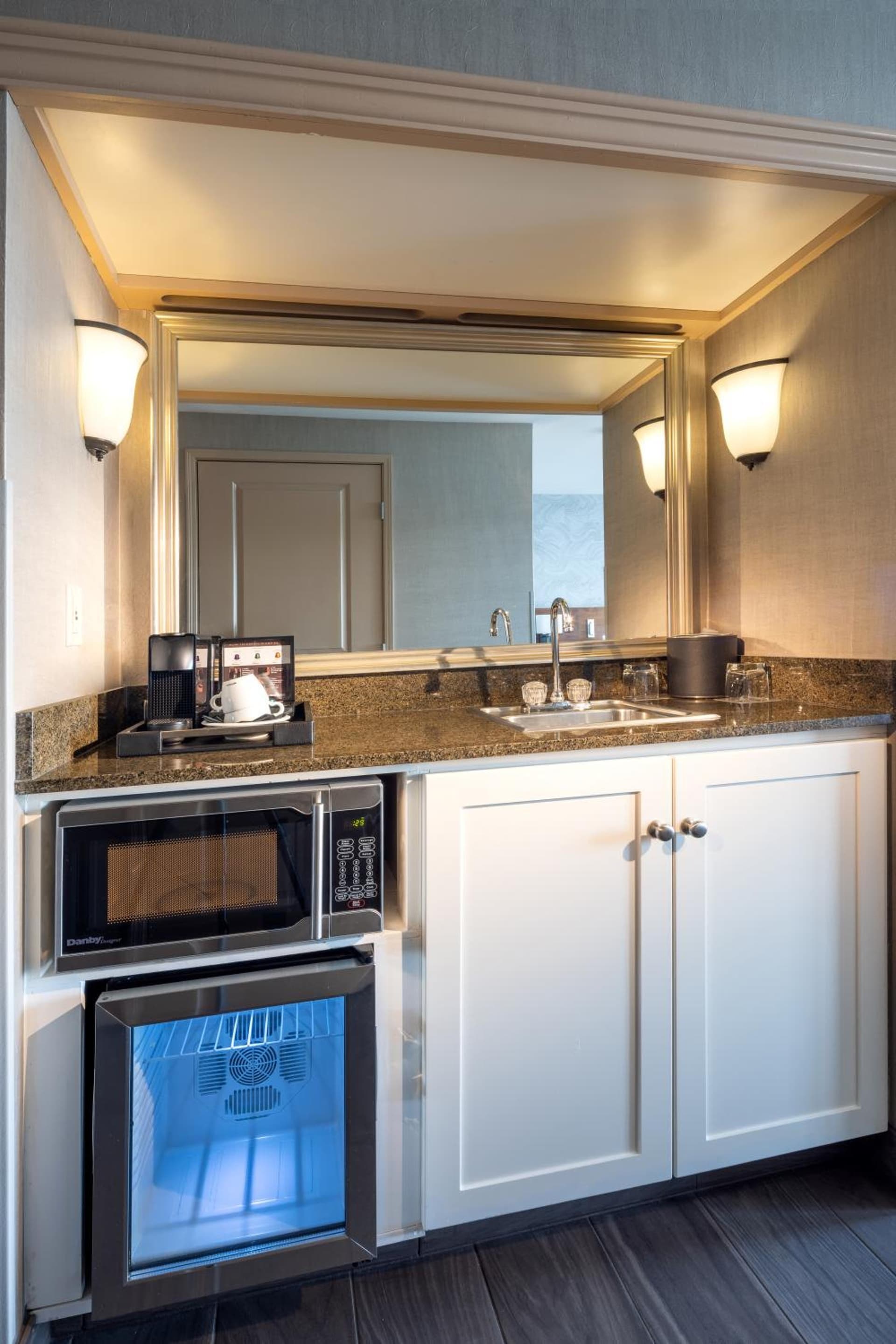 Silver Cloud Hotel Tacoma Waterfront property views in Tacoma, WA — gallery photo 3