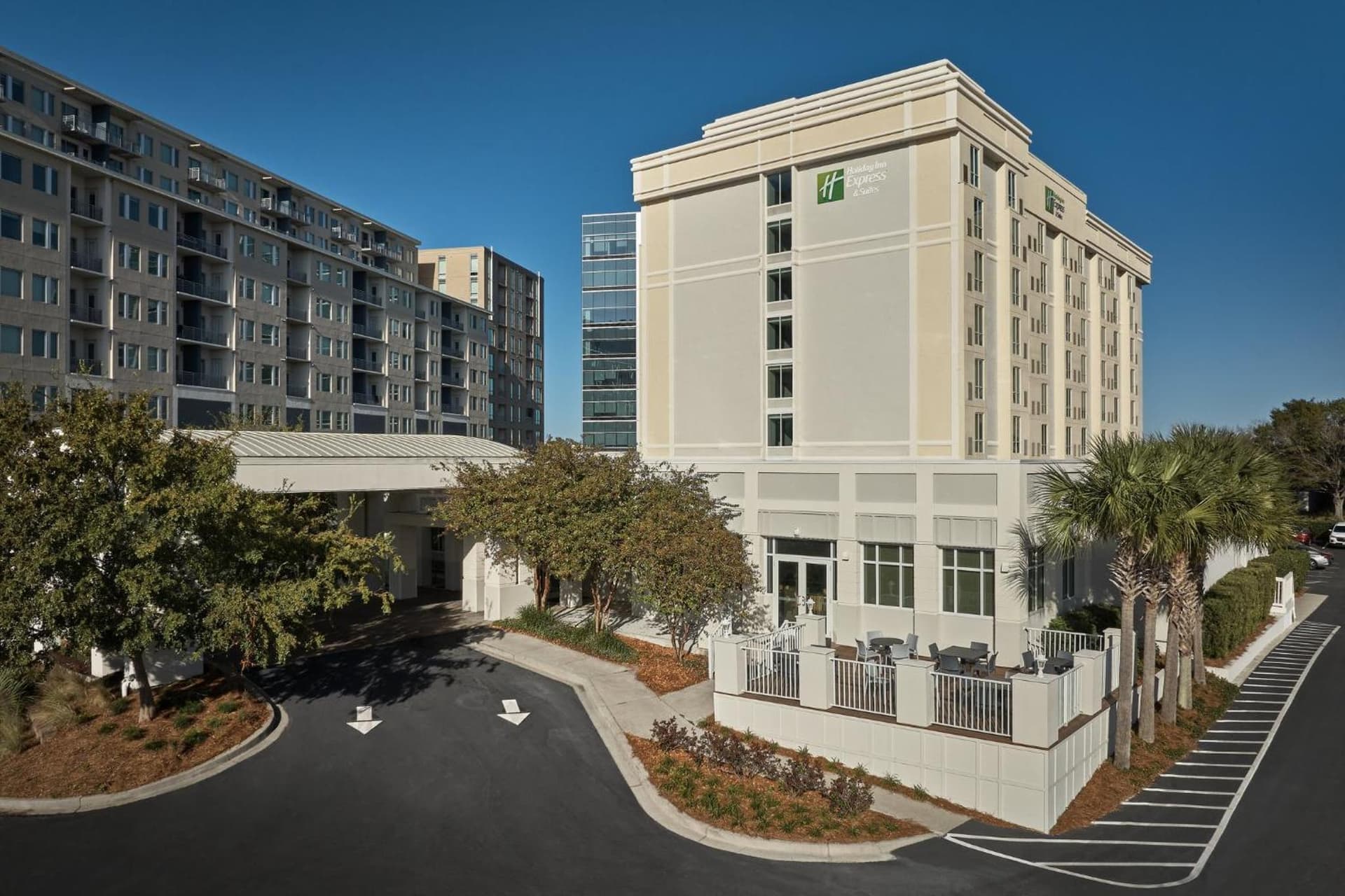 Holiday Inn Express & Suites Charleston DWTN - Medical CTR by IHG gallery photo in Charleston, SC — image 41