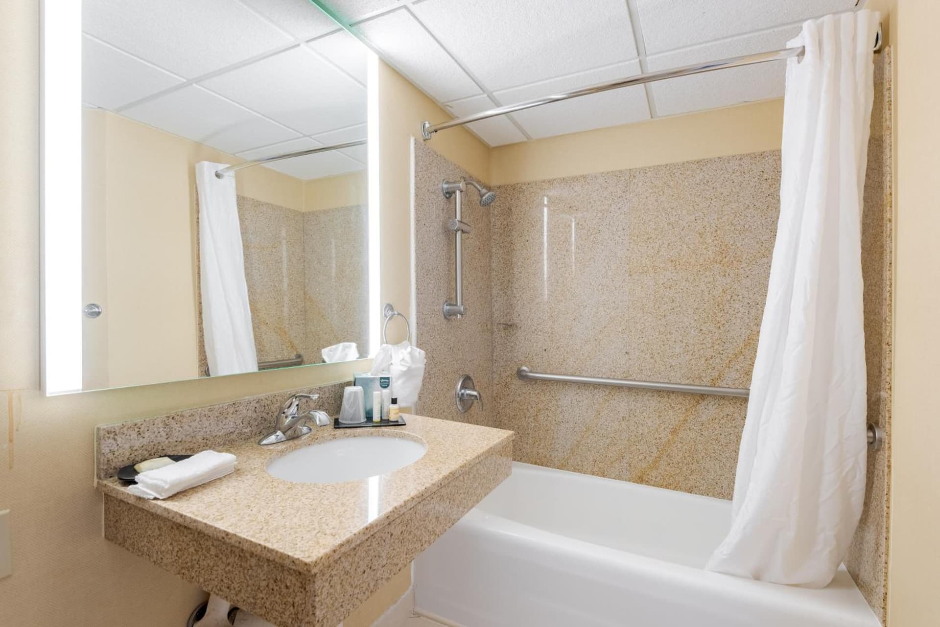 Wyndham Omaha Hotel - West Dodge gallery photo in Omaha, NE — image 48