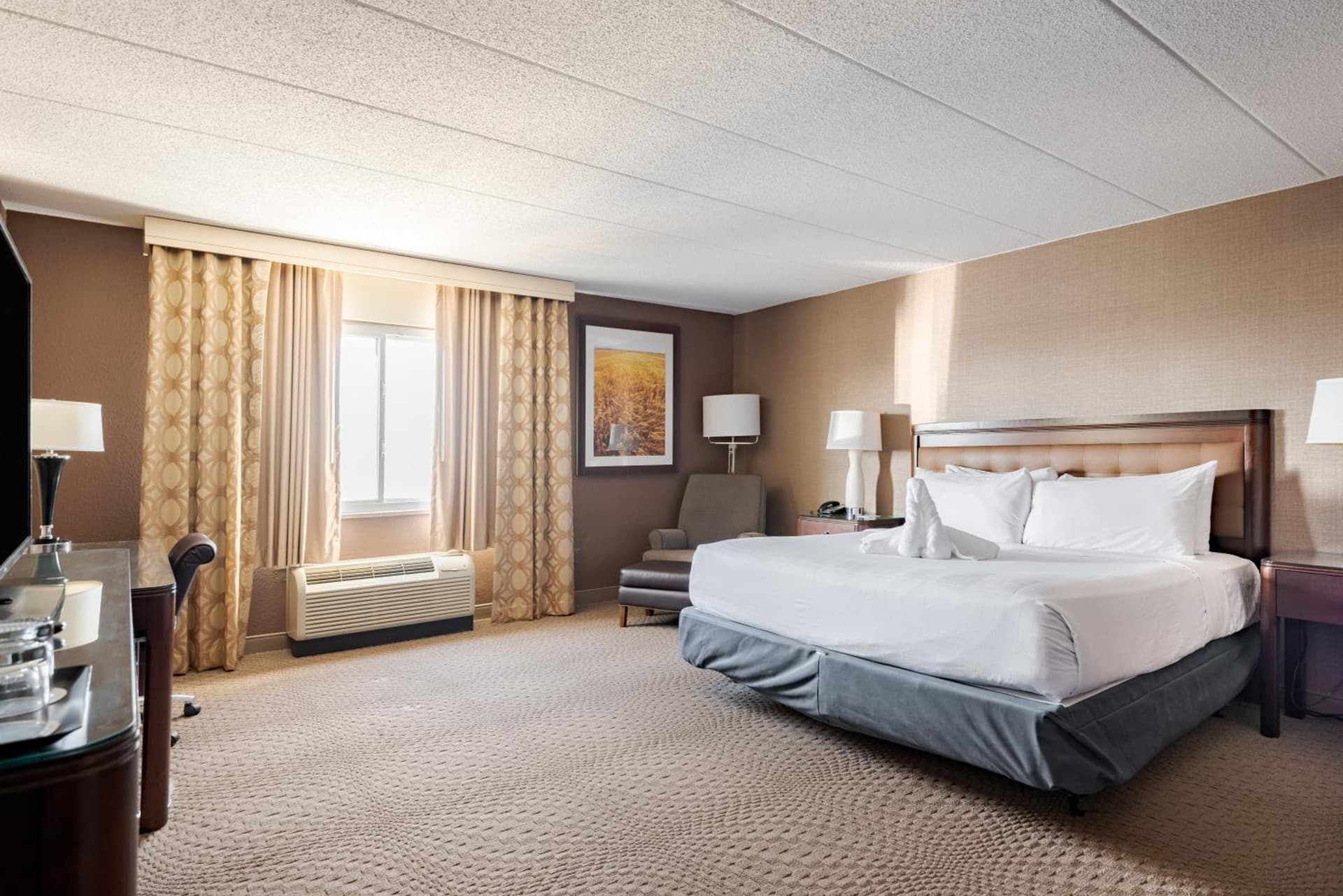 Wyndham Omaha Hotel - West Dodge gallery photo in Omaha, NE — image 35