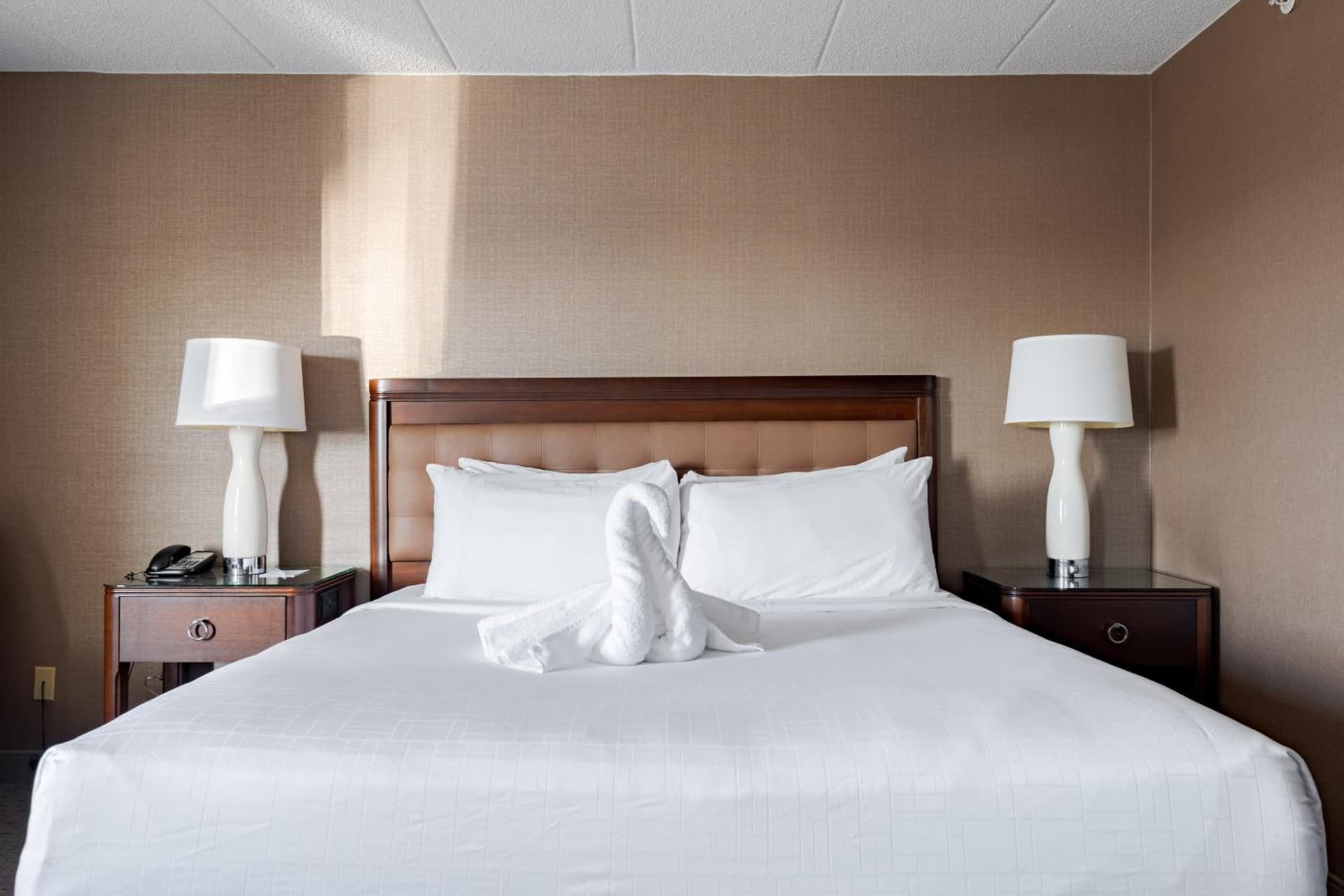 Wyndham Omaha Hotel - West Dodge gallery photo in Omaha, NE — image 14