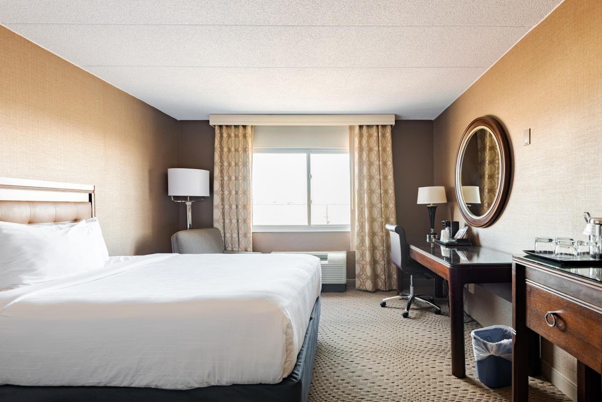 Wyndham Omaha Hotel - West Dodge gallery photo in Omaha, NE — image 4
