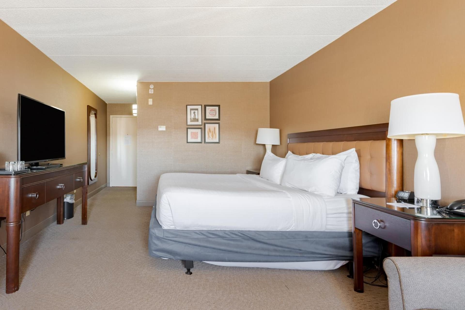 Wyndham Omaha Hotel - West Dodge gallery photo in Omaha, NE — image 11
