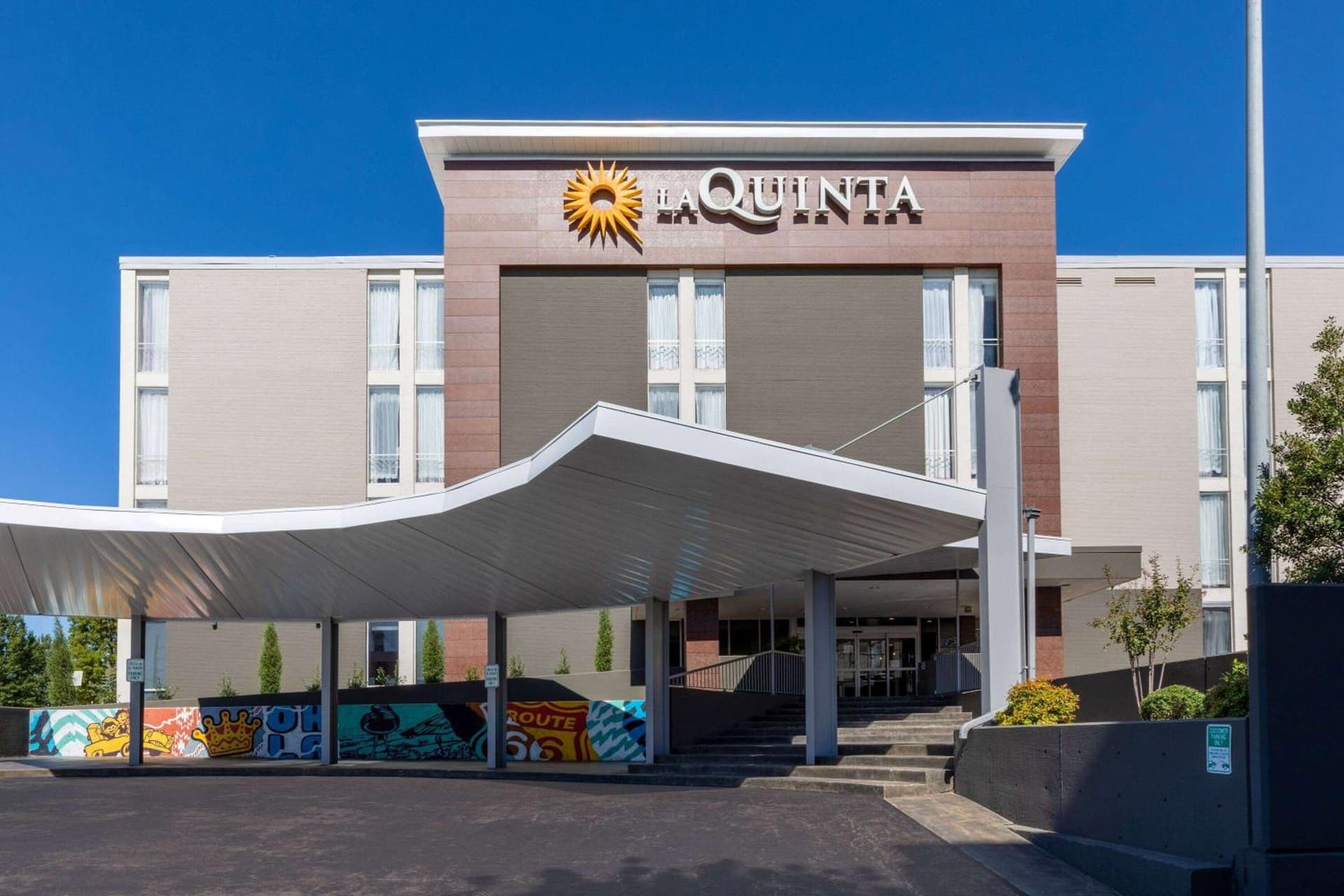 La Quinta Inn & Suites by Wyndham Tulsa Downtown - Route 66 gallery photo in Tulsa, OK — image 34