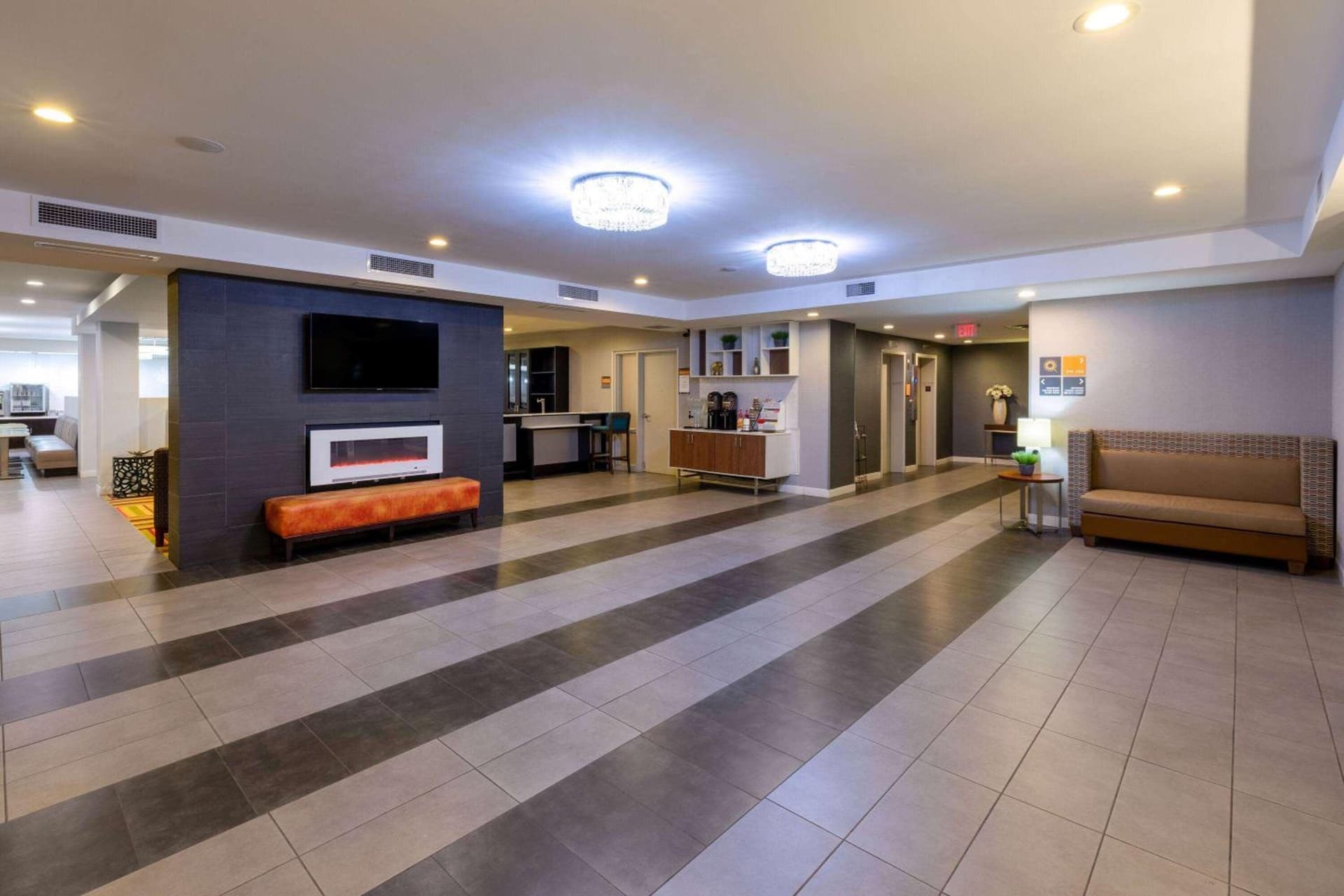 La Quinta Inn & Suites by Wyndham Tulsa Downtown - Route 66 gallery photo in Tulsa, OK — image 15