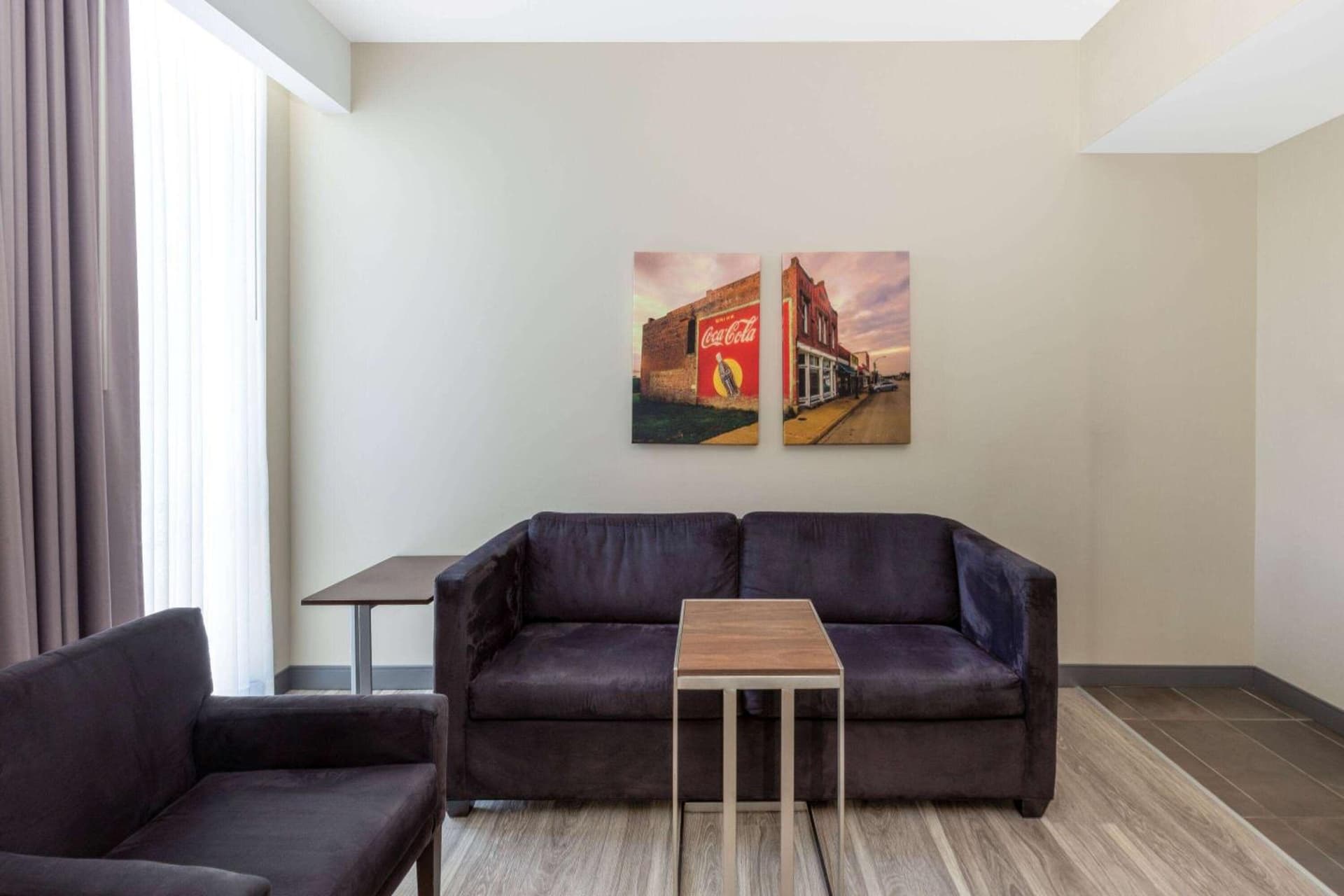 La Quinta Inn & Suites by Wyndham Tulsa Downtown - Route 66 gallery photo in Tulsa, OK — image 10