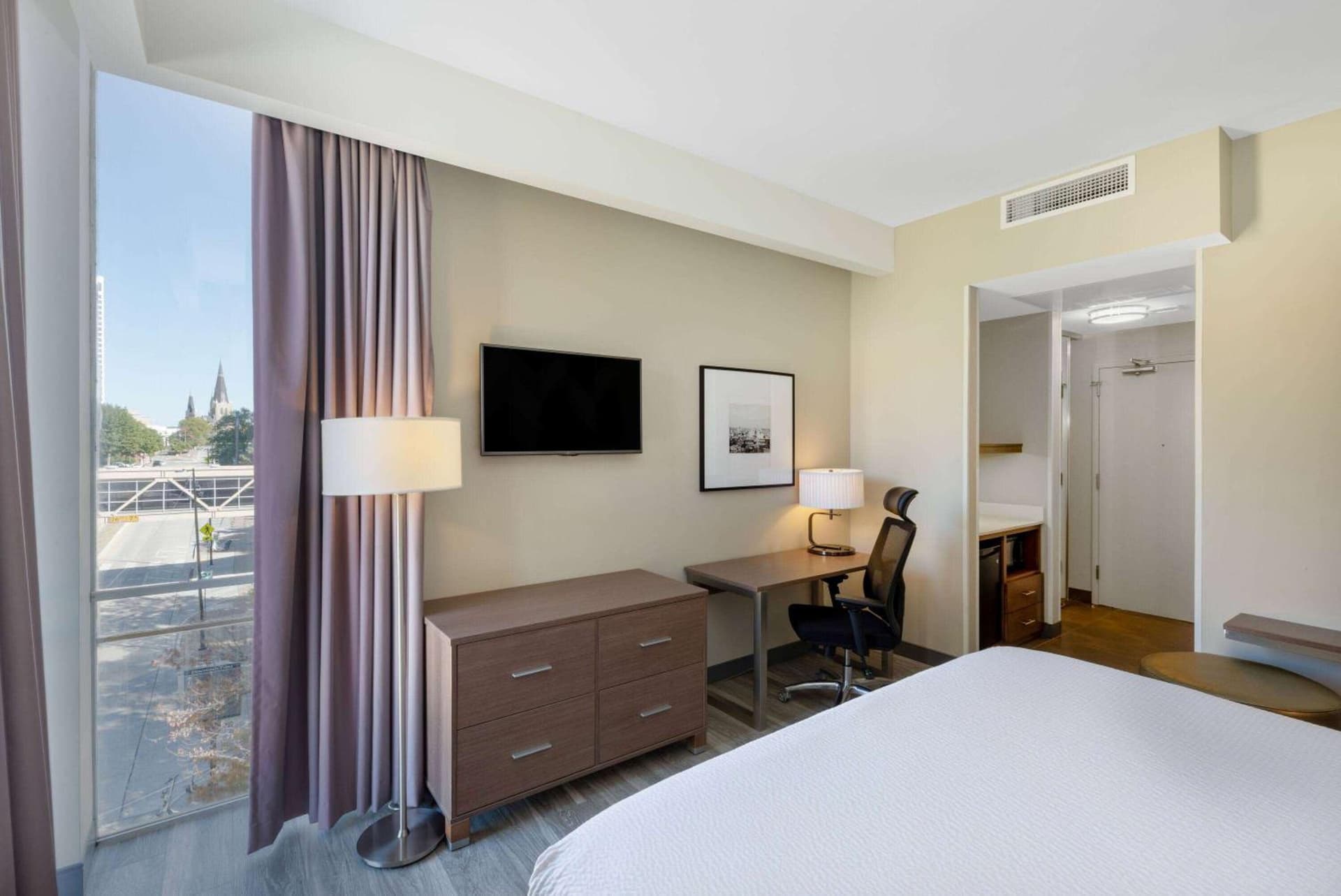La Quinta Inn & Suites by Wyndham Tulsa Downtown - Route 66 gallery photo in Tulsa, OK — image 24