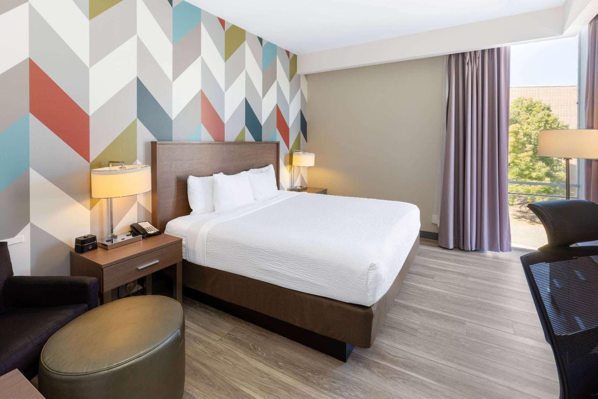 La Quinta Inn & Suites by Wyndham Tulsa Downtown - Route 66 gallery photo in Tulsa, OK — image 21