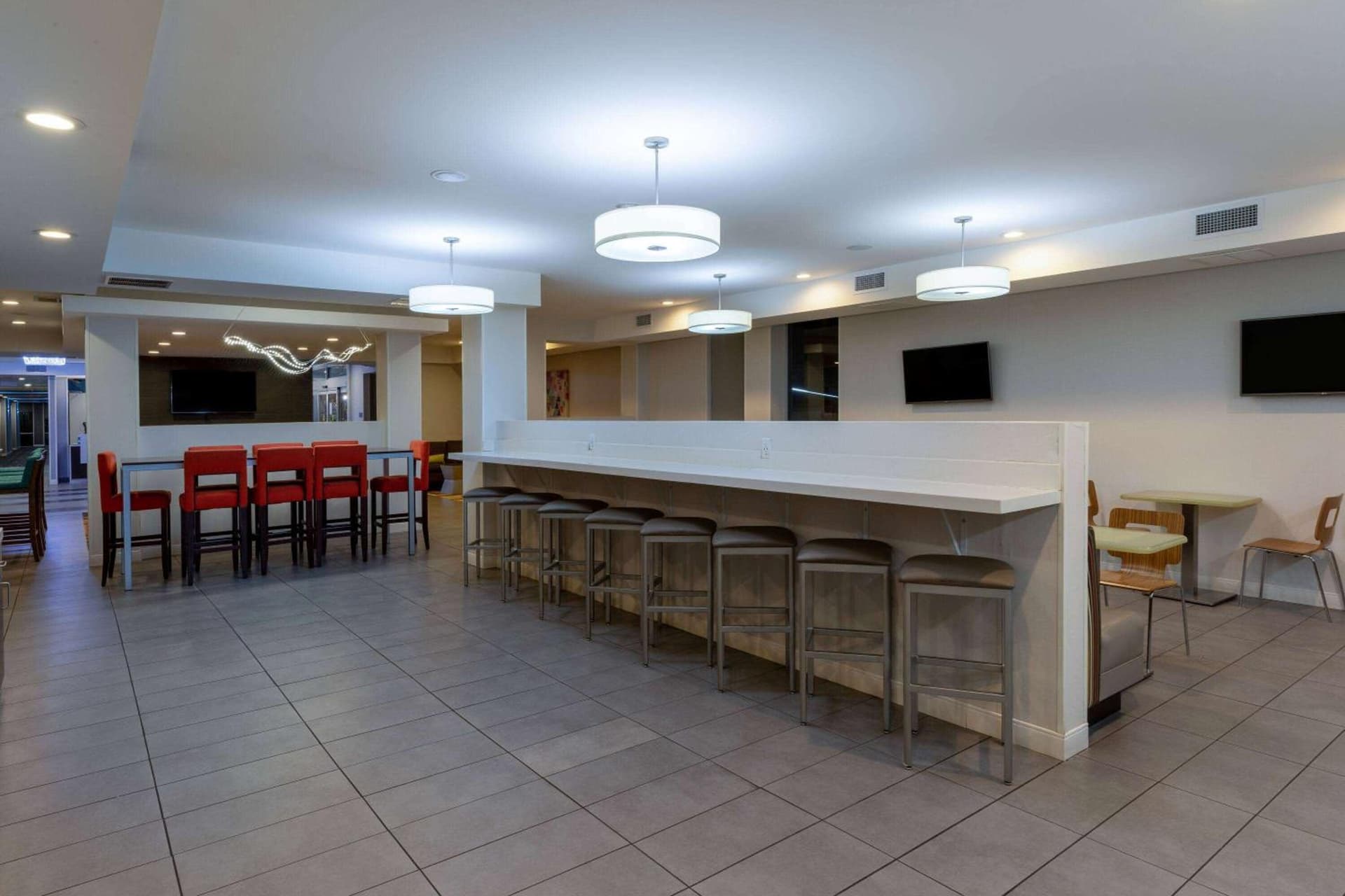 La Quinta Inn & Suites by Wyndham Tulsa Downtown - Route 66 gallery photo in Tulsa, OK — image 31