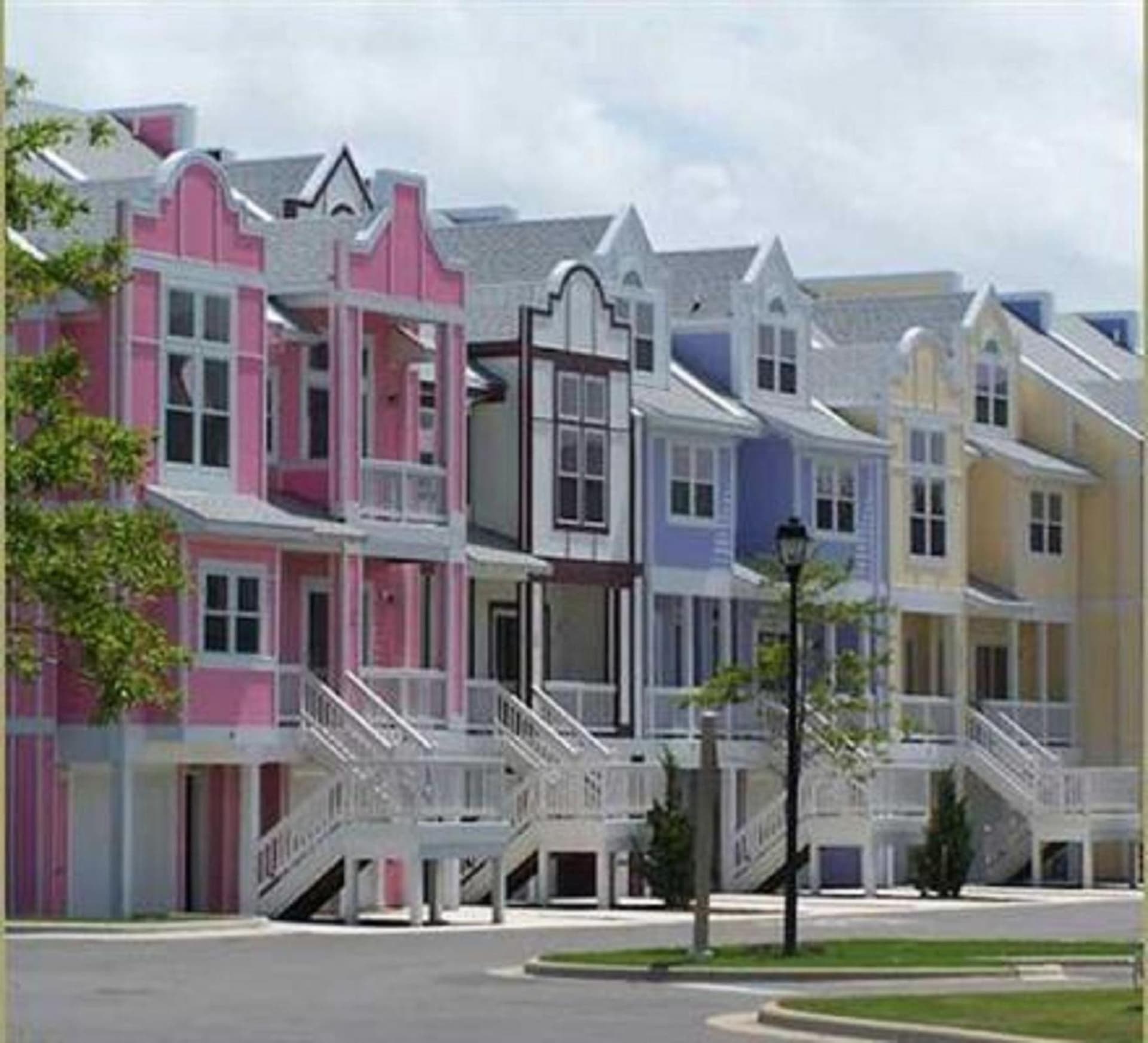Cambridge Cove at Bermuda Bay by Kees Vacations interior in Kill Devil Hills, NC — gallery photo 2