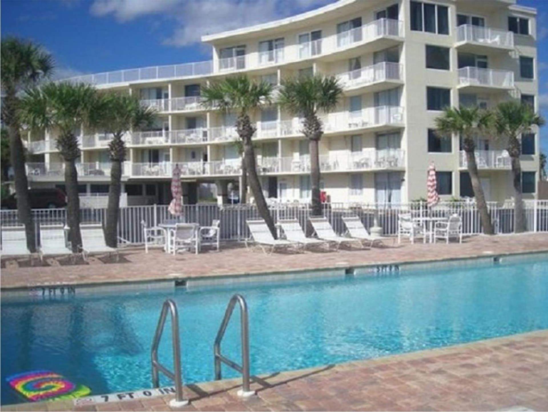 Ocean View Renovated Condo With Pool - DAYTONA BEACH interior in Daytona Beach, FL — gallery photo 2